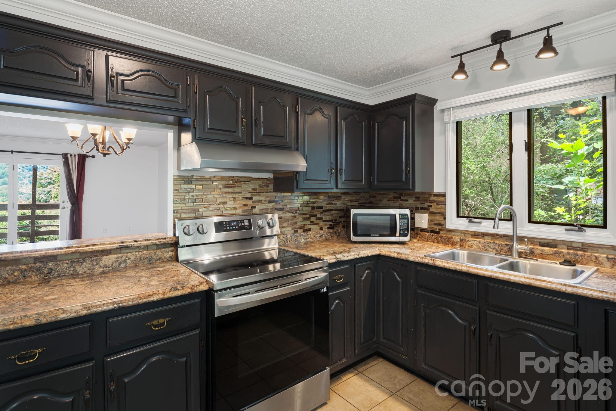 305 Piney Mountain Drive J2 Property Photo 11