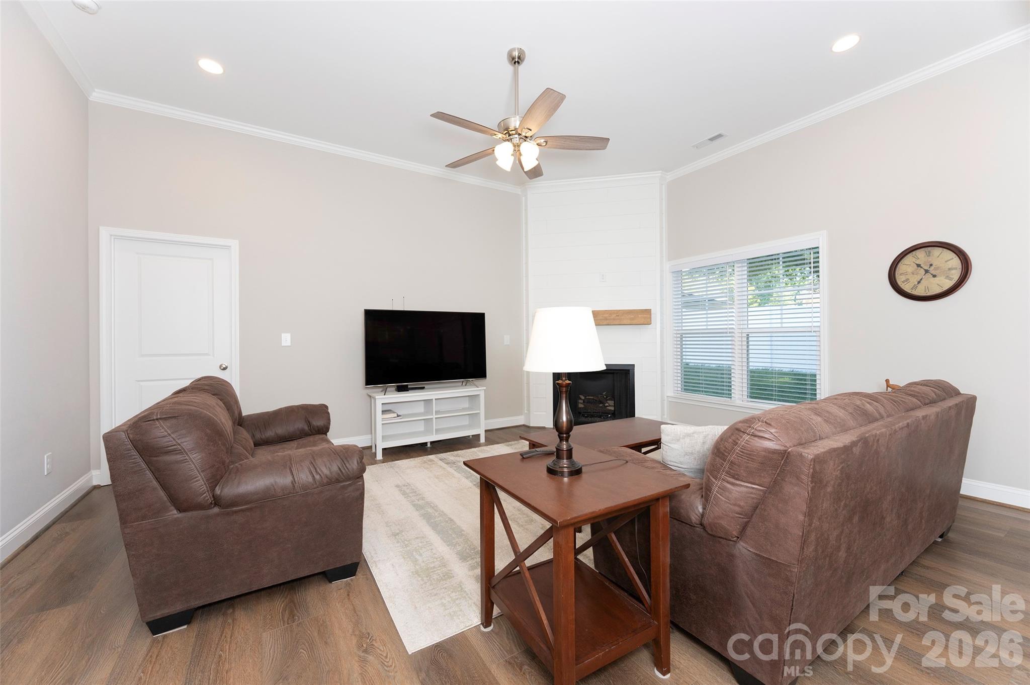 438 Fernwood Drive Property Photo 3