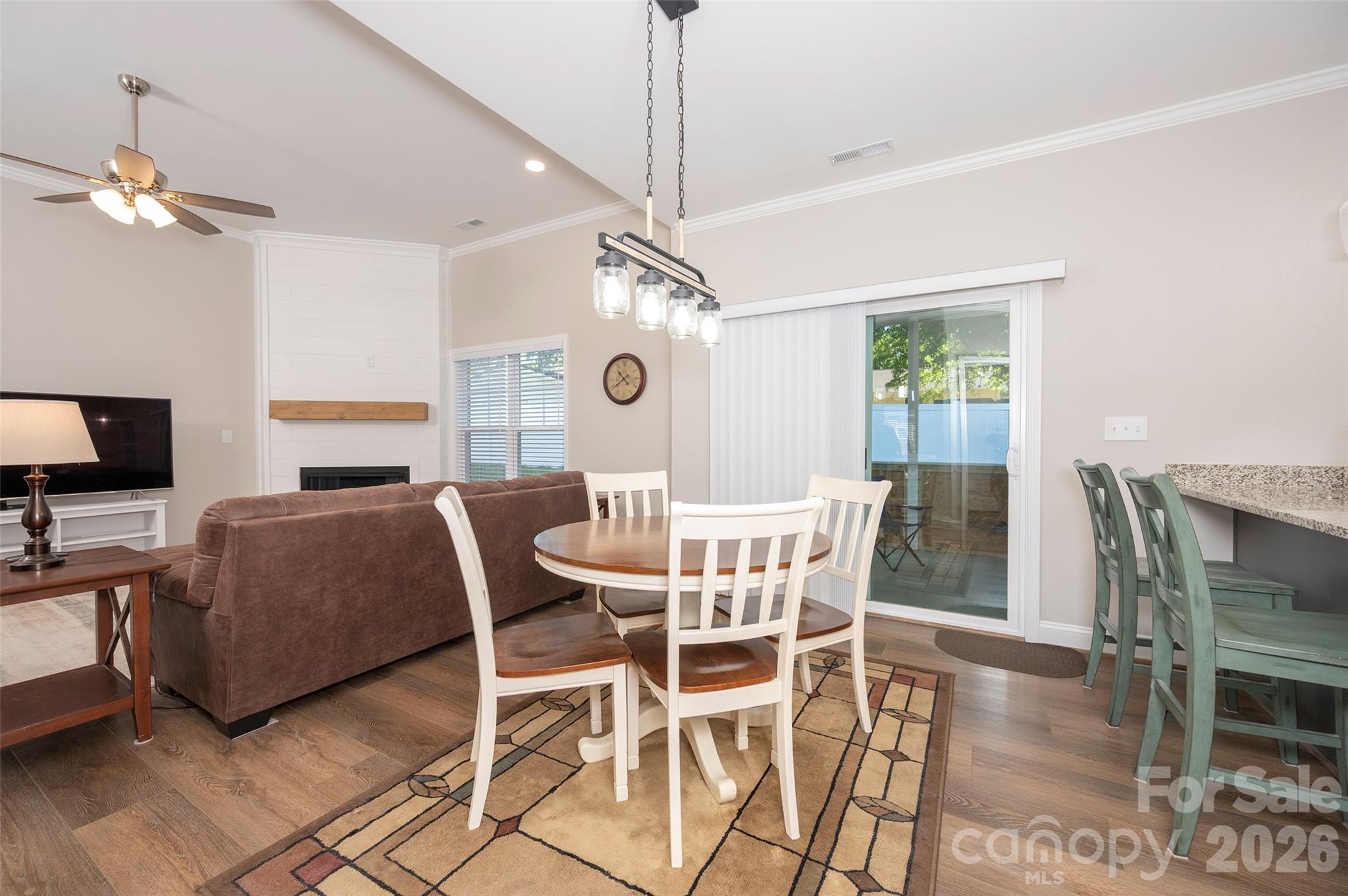 438 Fernwood Drive Property Photo 6