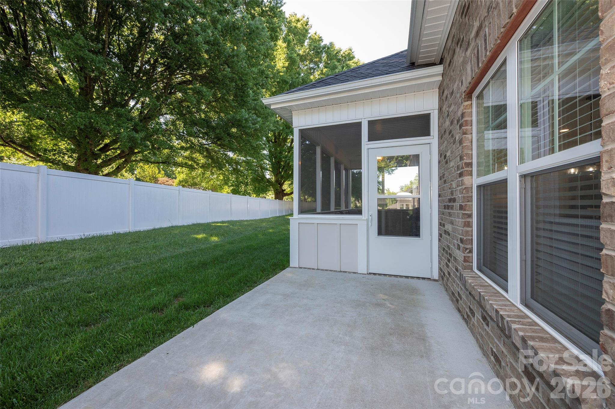 438 Fernwood Drive Property Photo 23