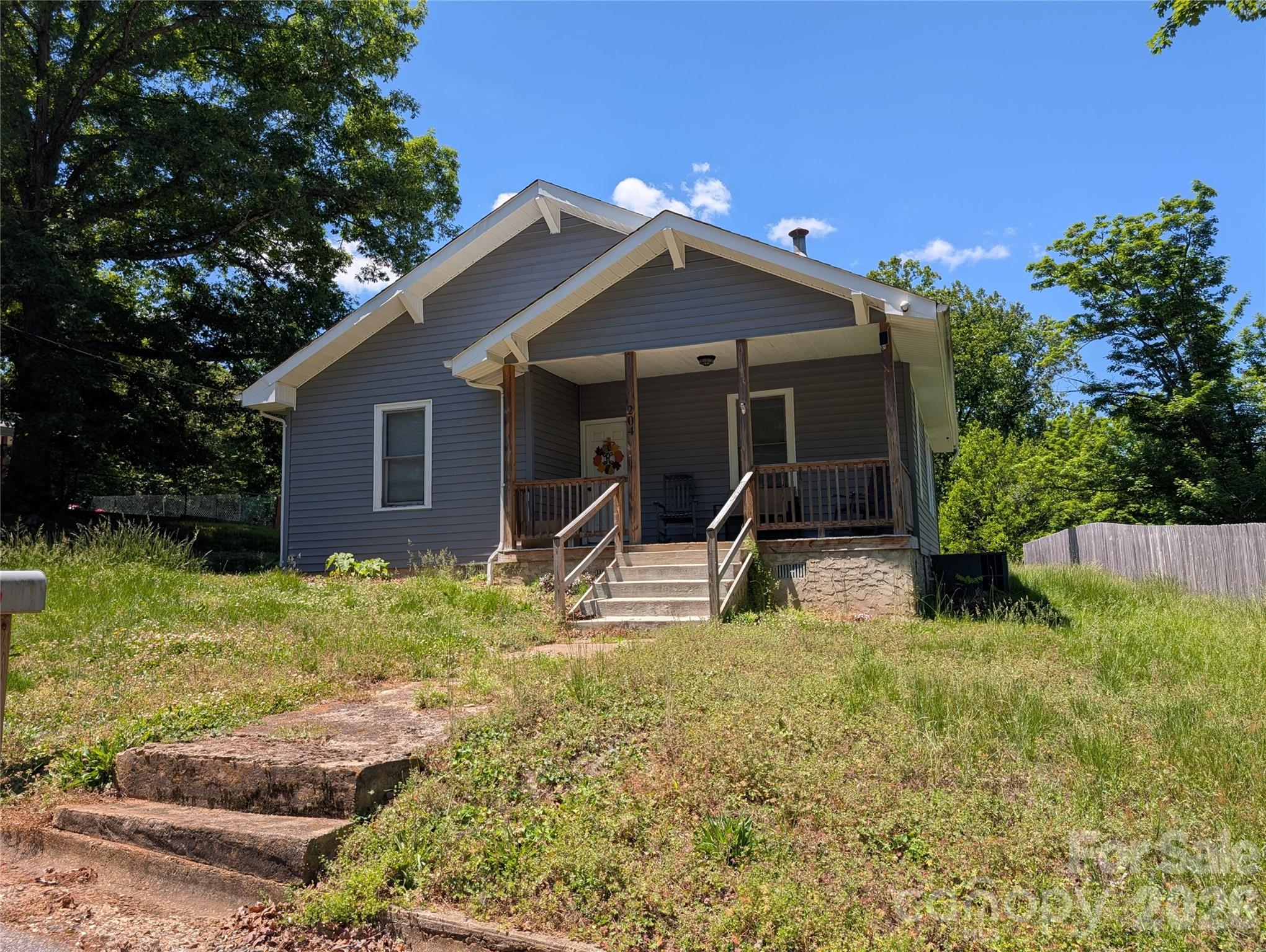 204 Shelby Street Property Photo 2