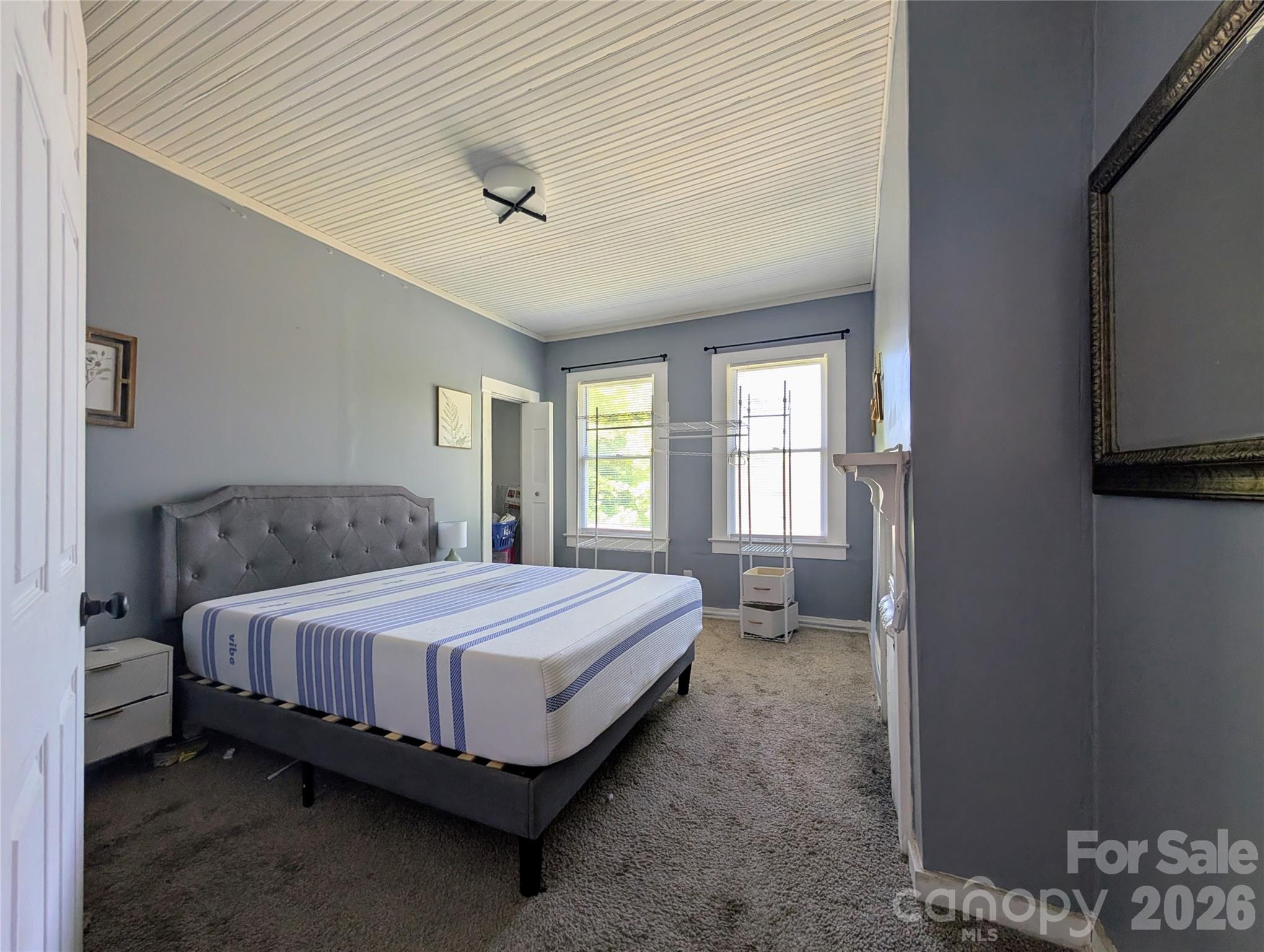 204 Shelby Street Property Photo 9