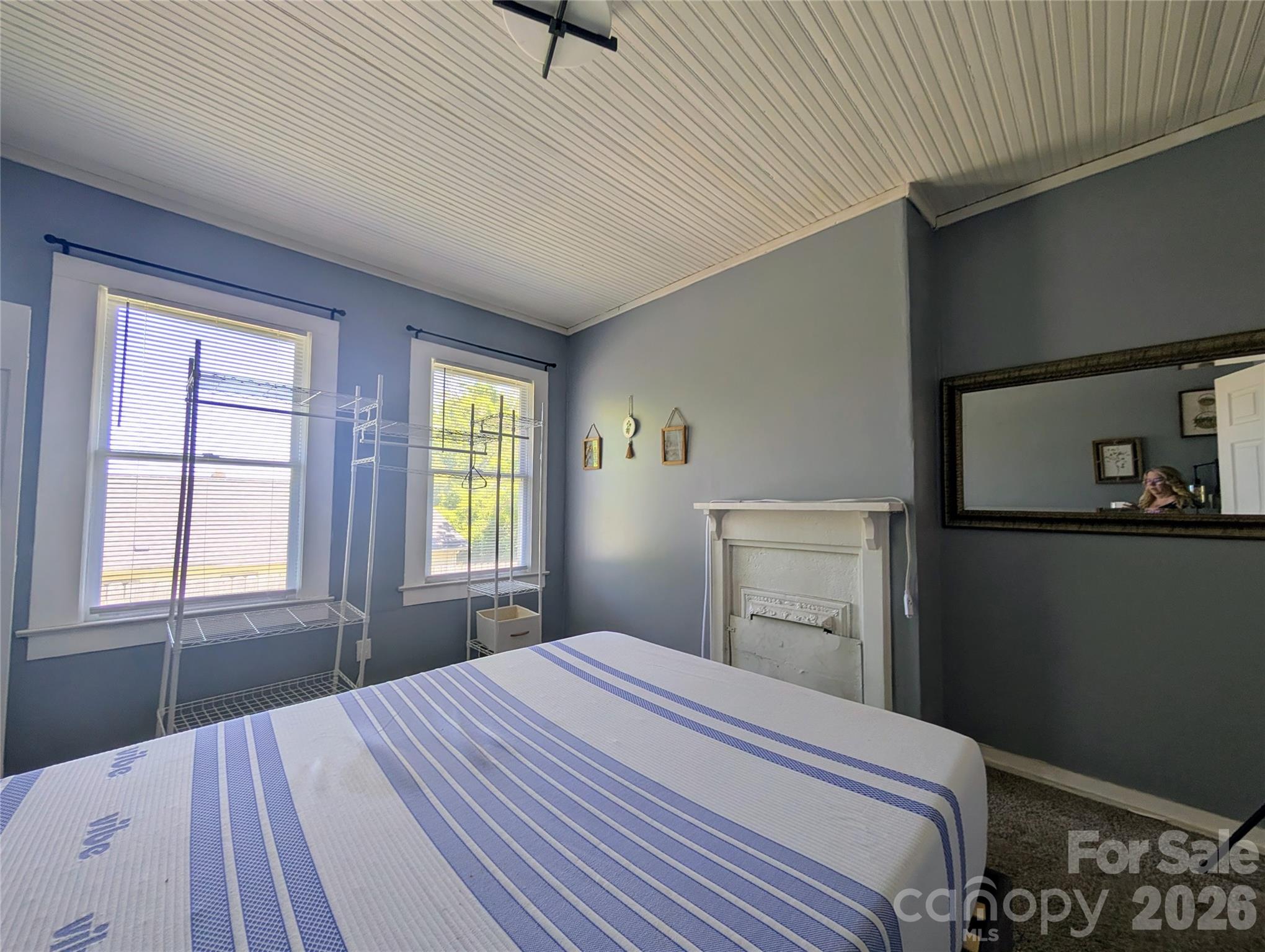 204 Shelby Street Property Photo 10