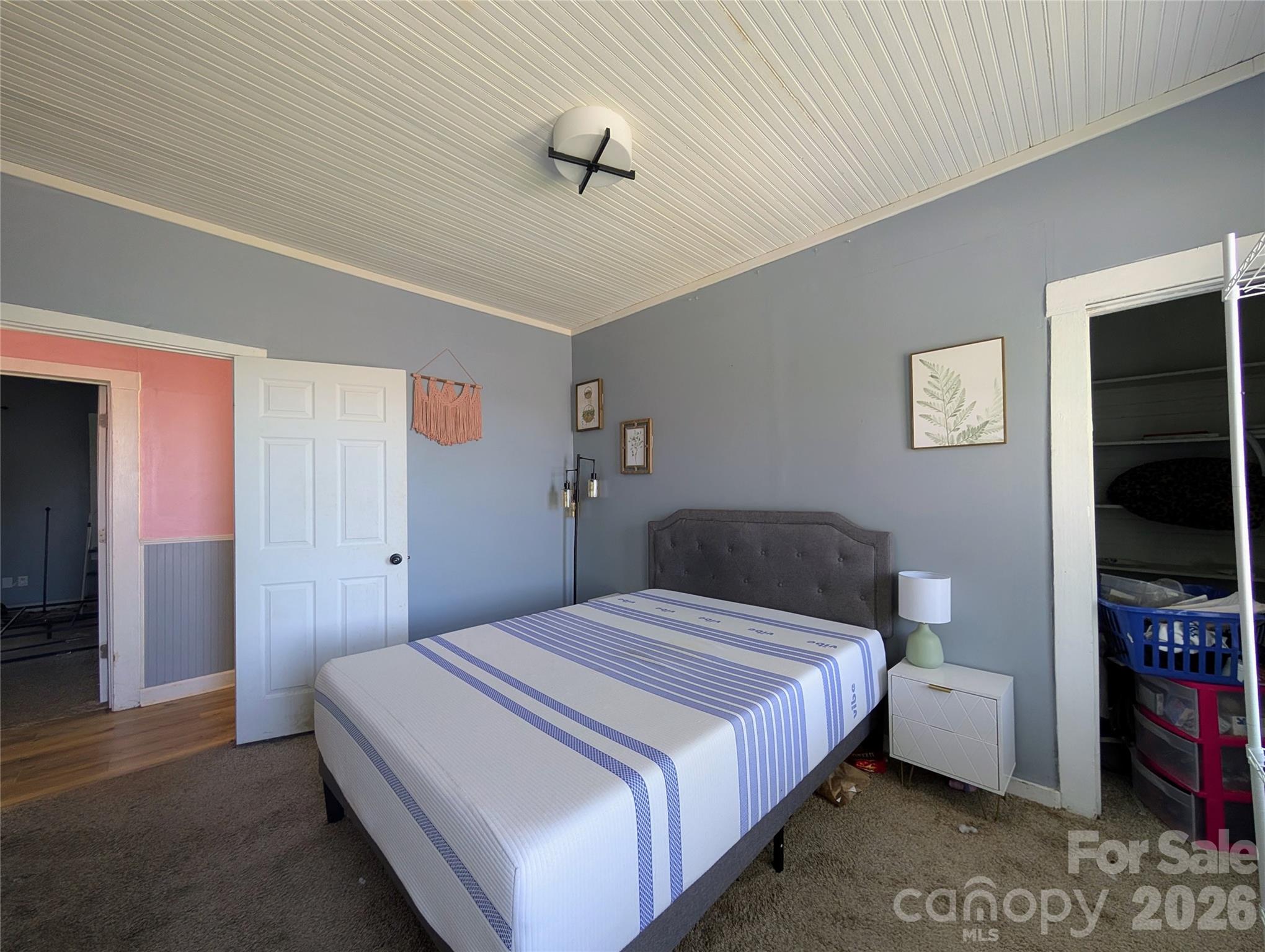204 Shelby Street Property Photo 11