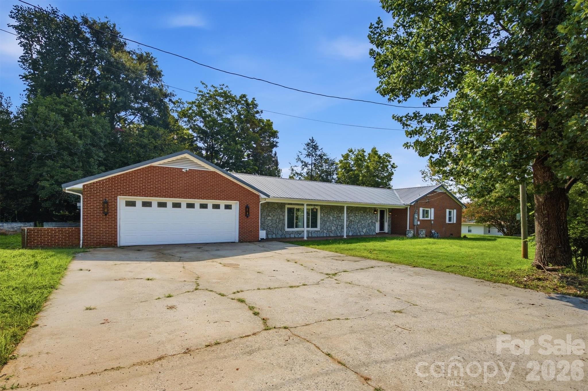 5136 Sherrill Drive Property Photo 1