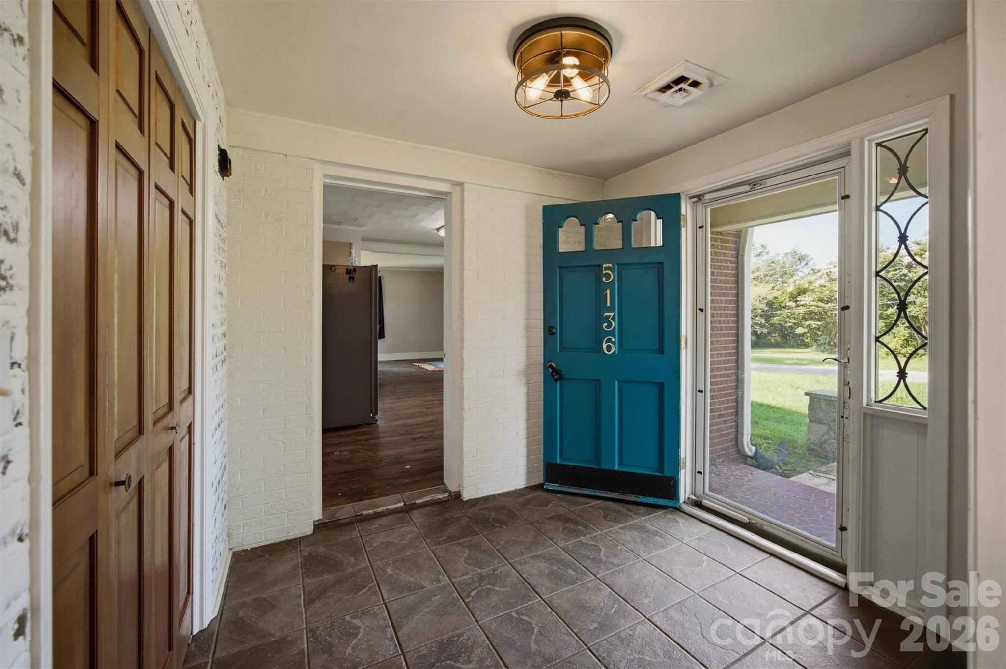 5136 Sherrill Drive Property Photo 3