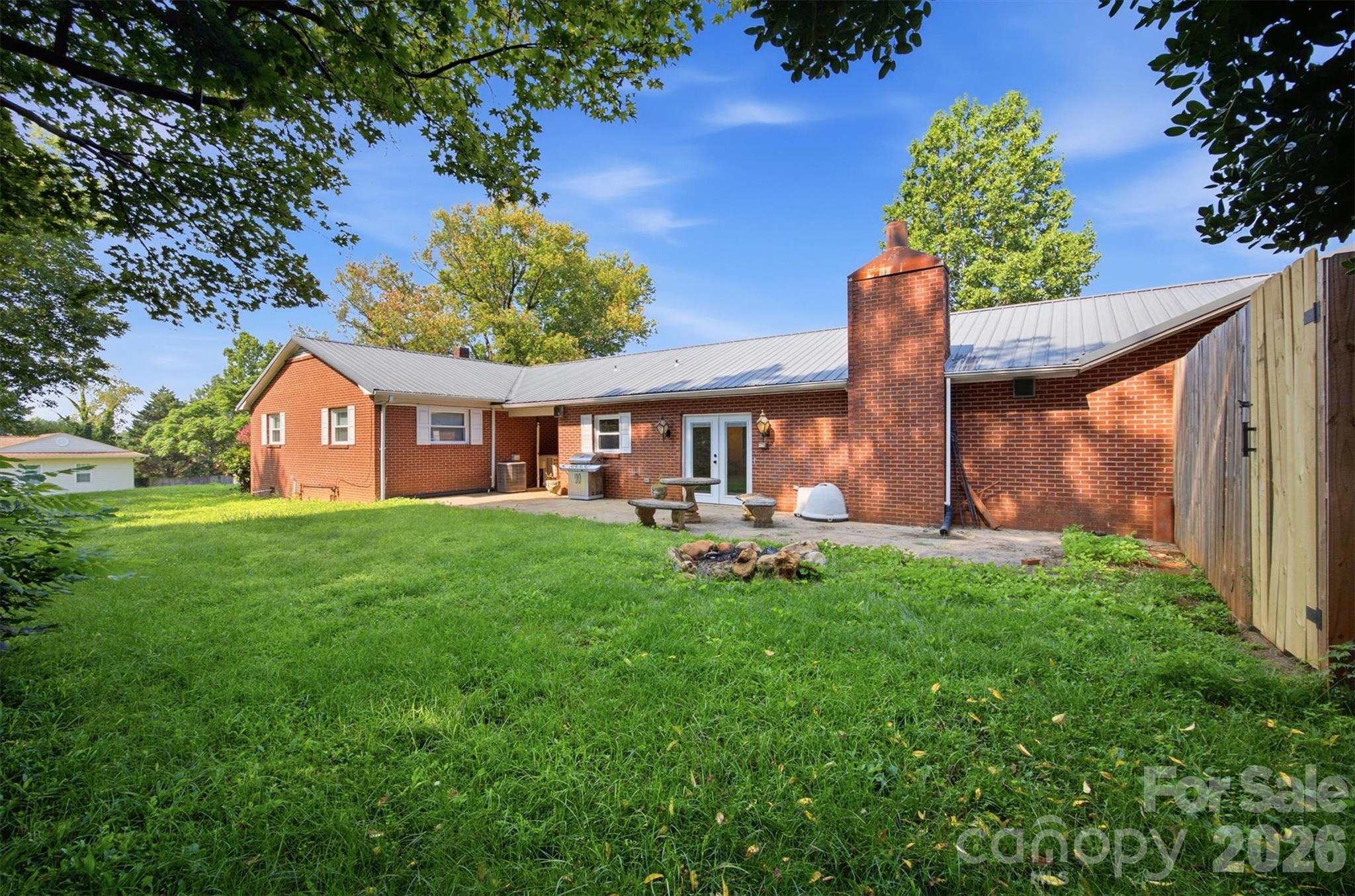 5136 Sherrill Drive Property Photo 17