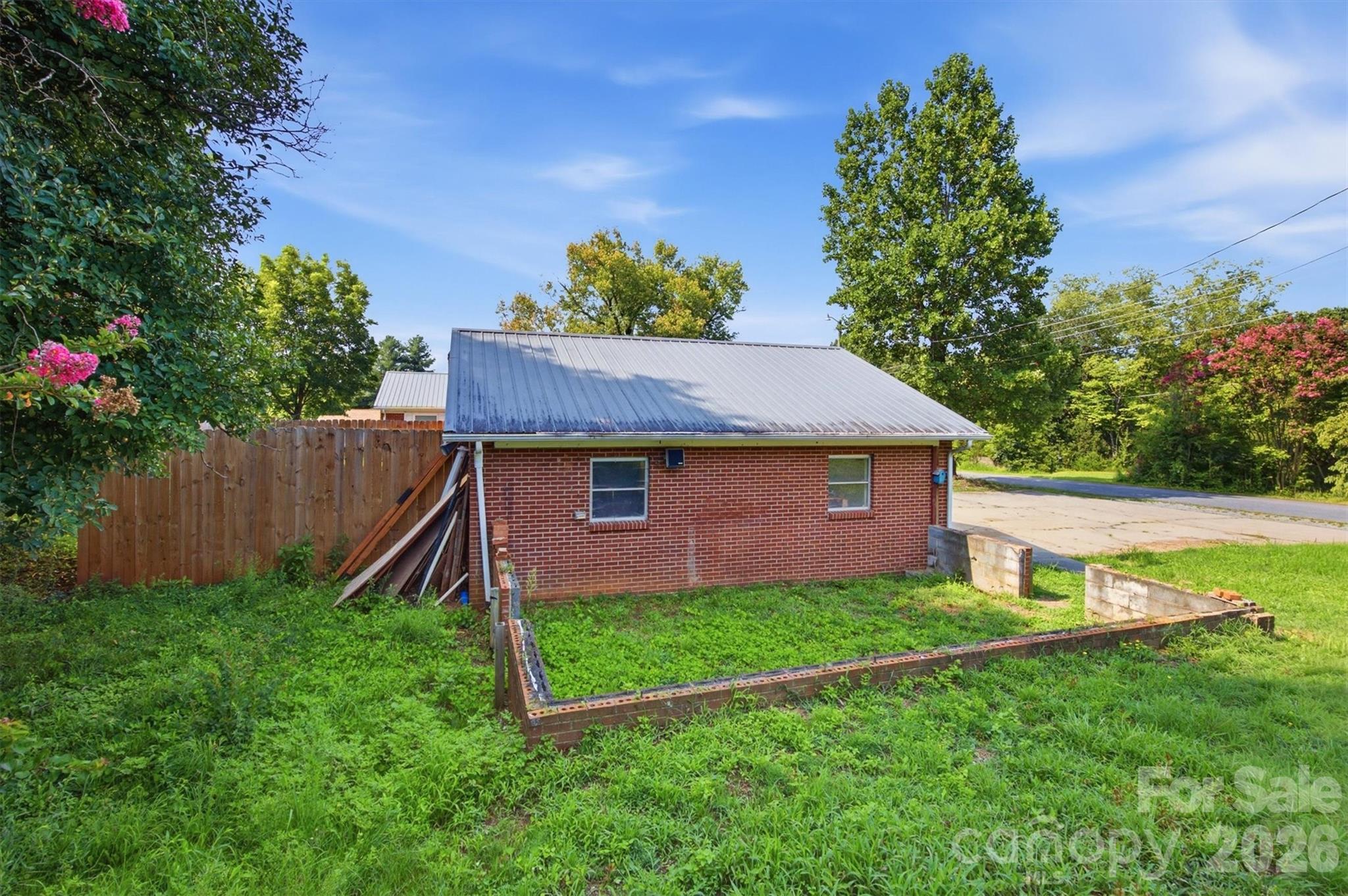 5136 Sherrill Drive Property Photo 18
