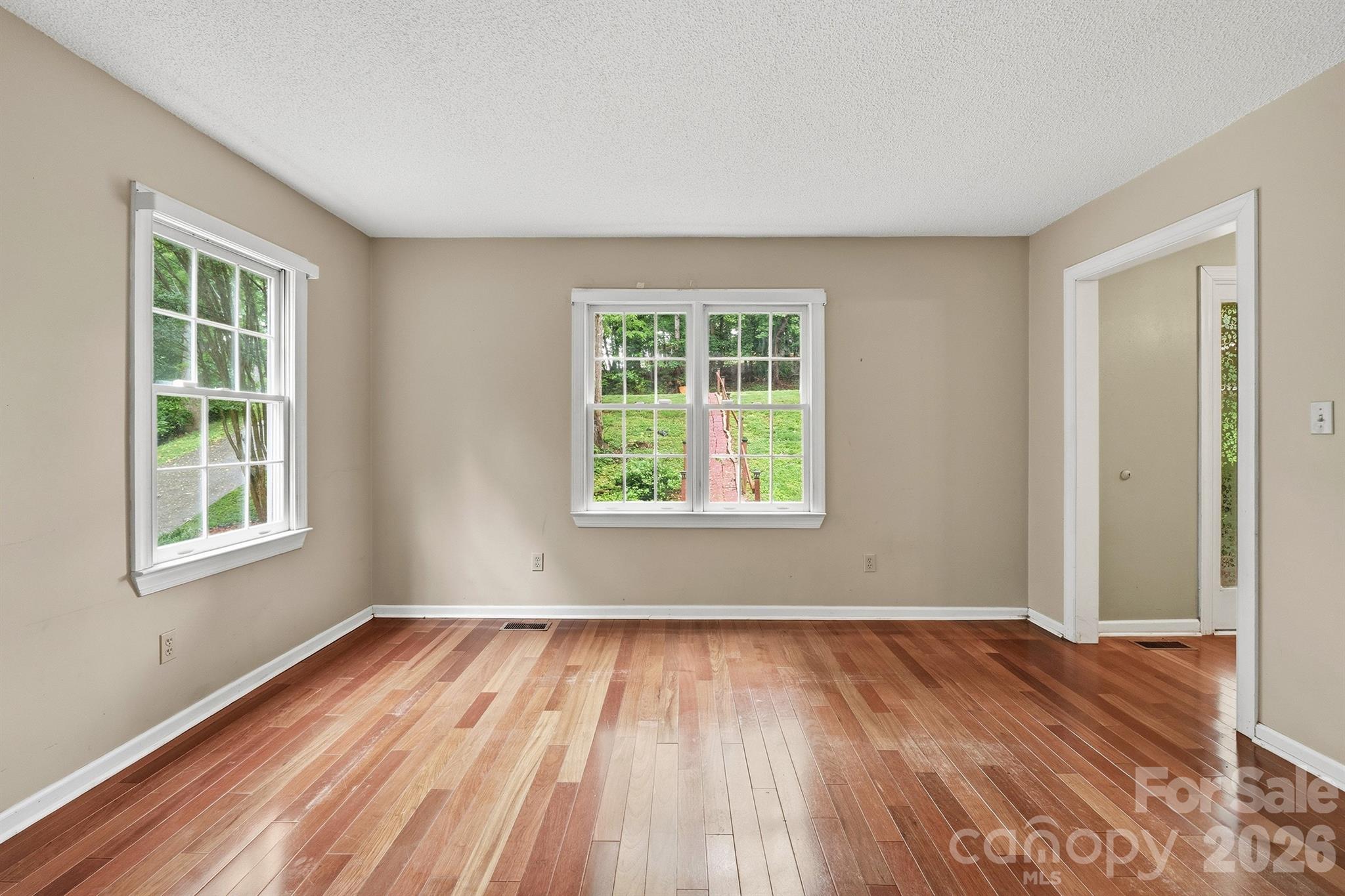 1227 Shirebourn None Property Photo 11
