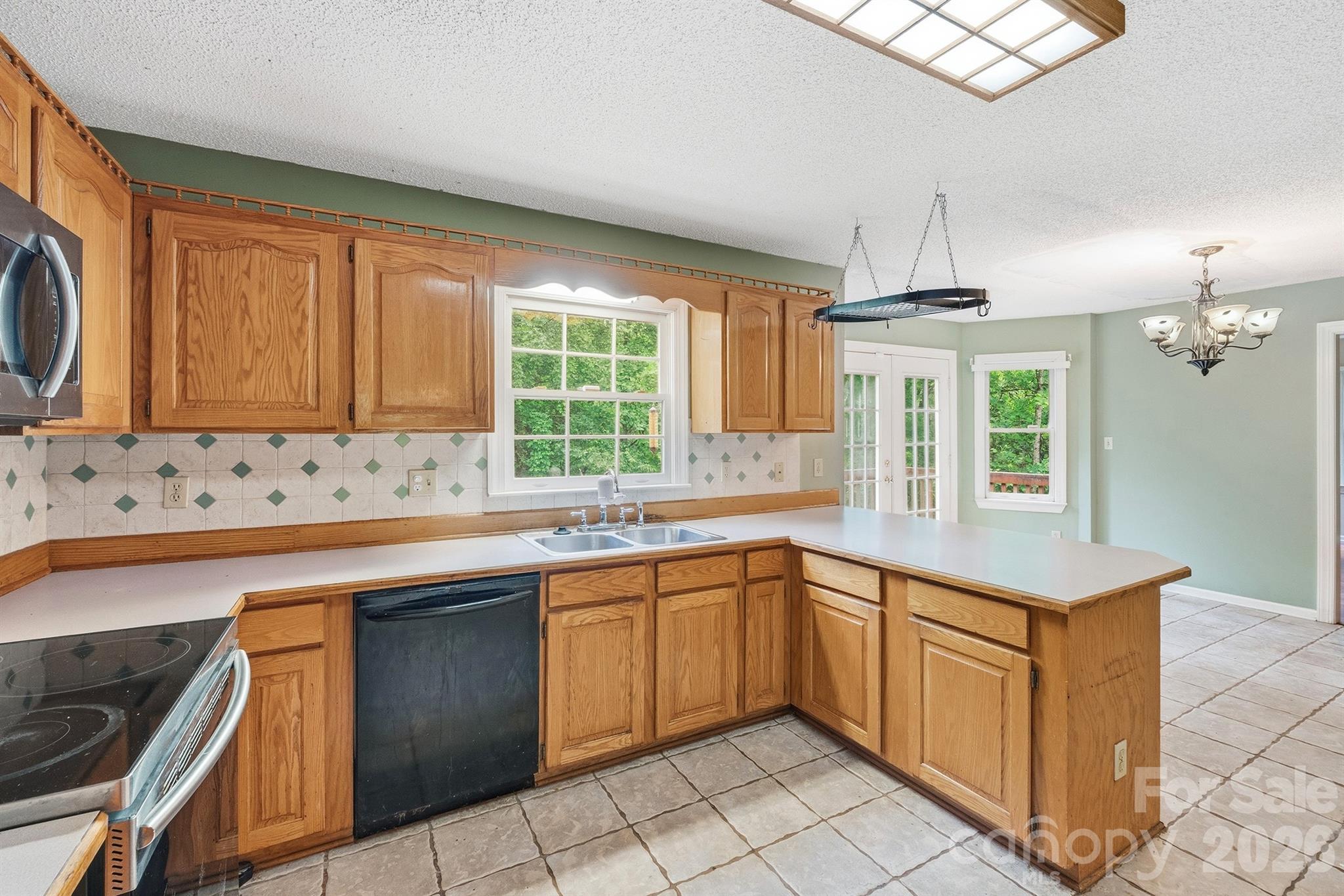 1227 Shirebourn None Property Photo 17