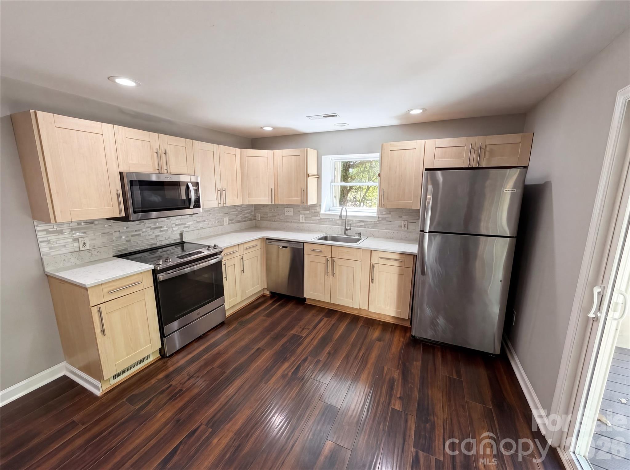1322 Carolyn Drive Property Photo 2