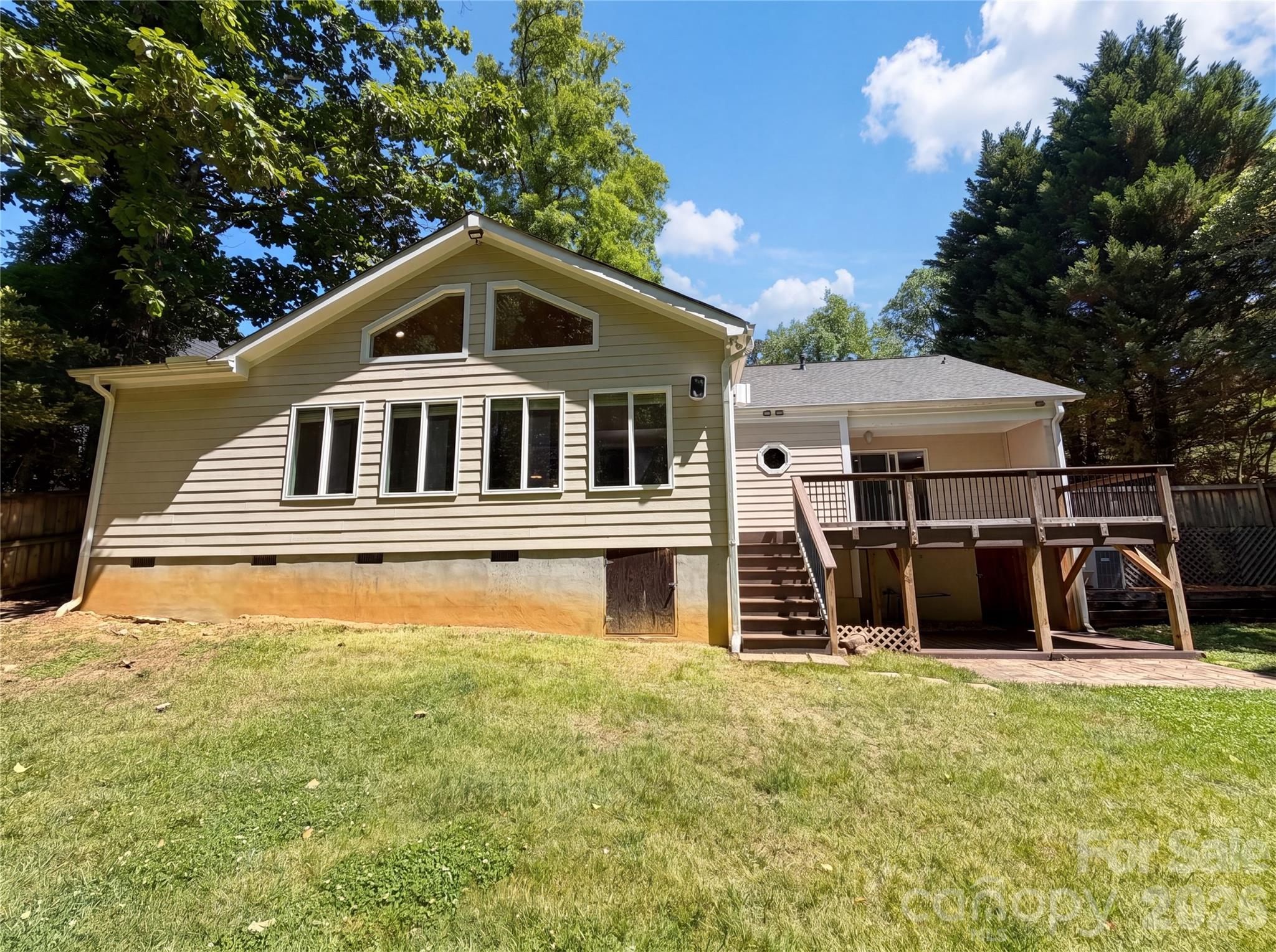 1322 Carolyn Drive Property Photo 5