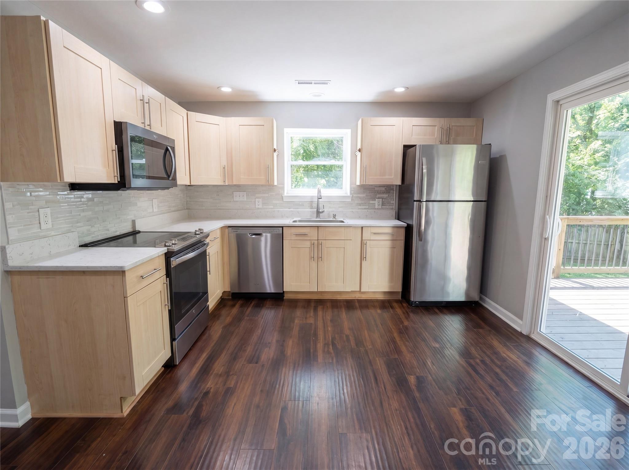 1322 Carolyn Drive Property Photo 6