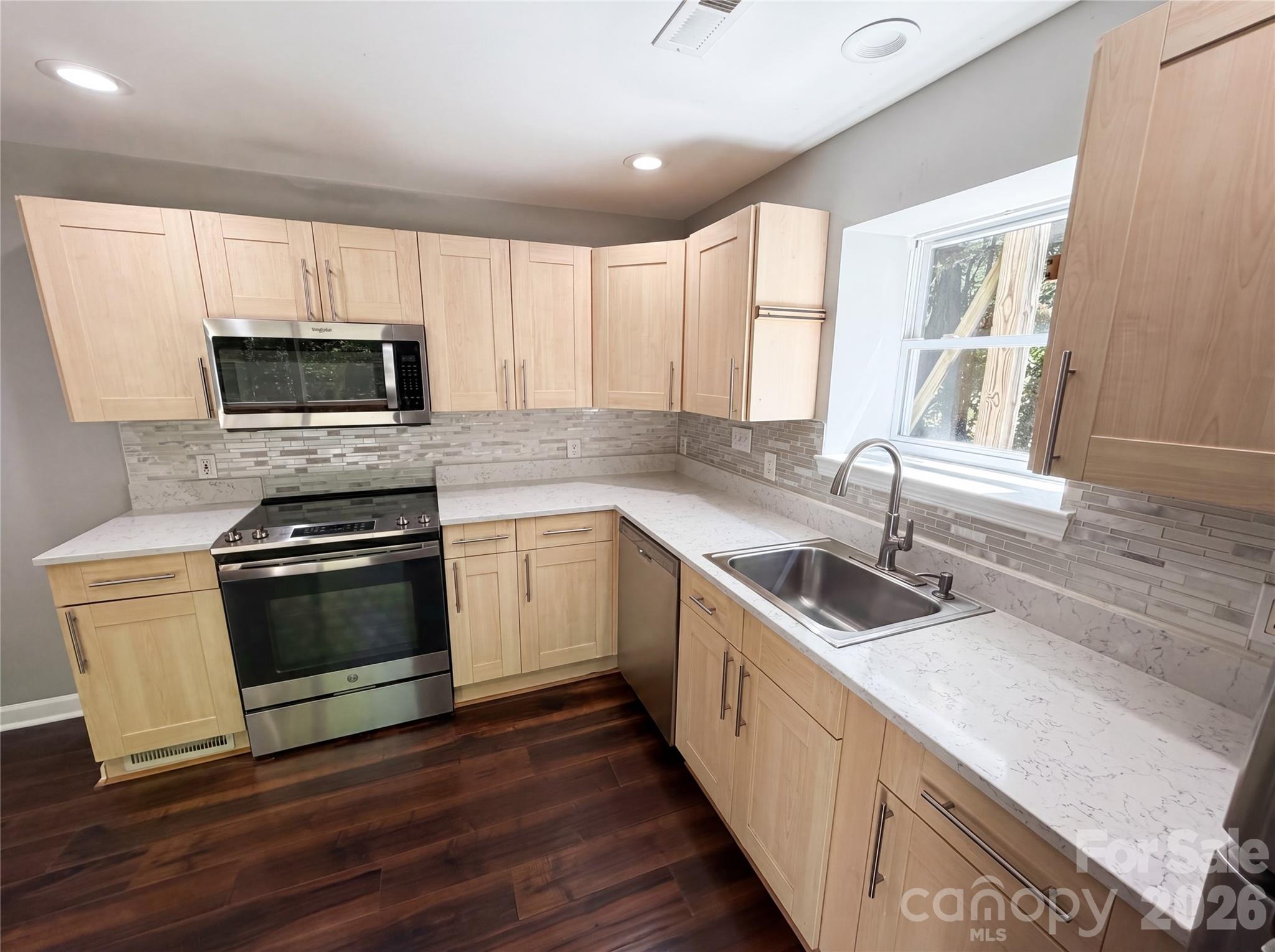 1322 Carolyn Drive Property Photo 7