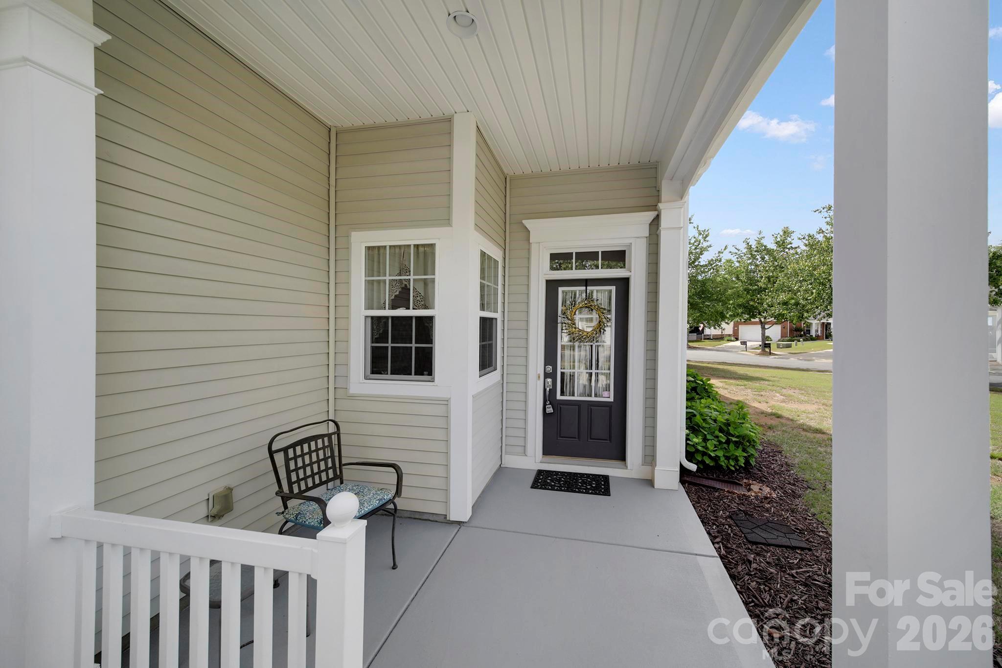 16353 Raven Crest Drive Property Photo 3