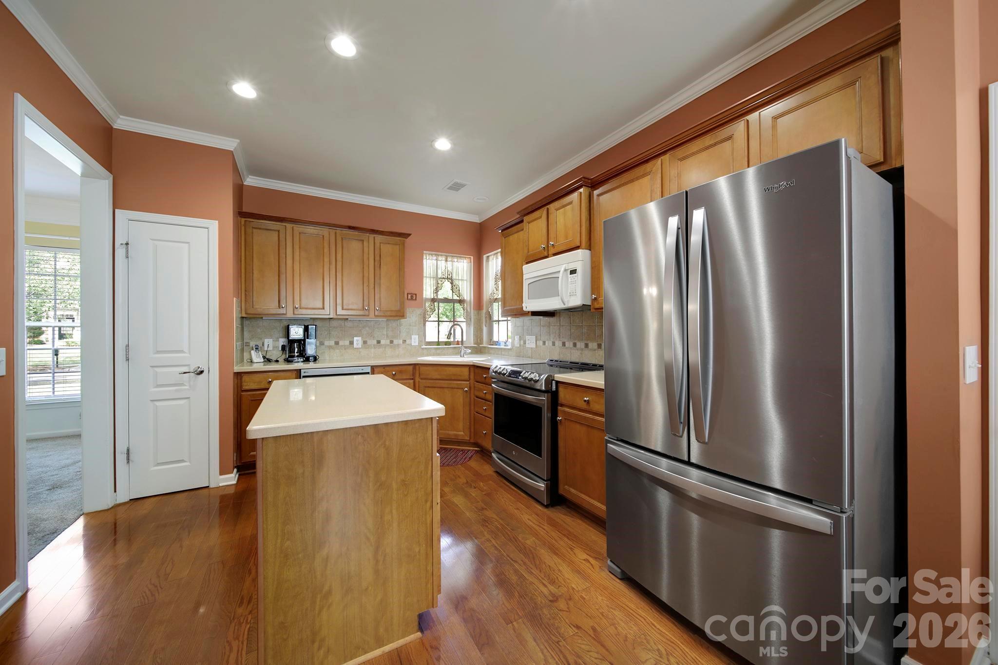 16353 Raven Crest Drive Property Photo 13