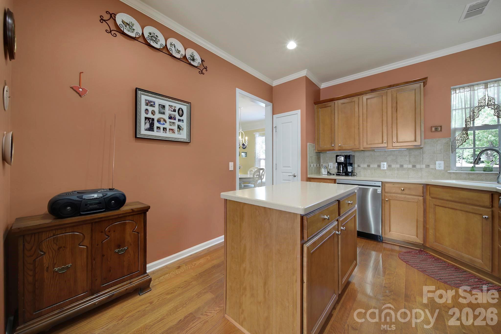 16353 Raven Crest Drive Property Photo 14