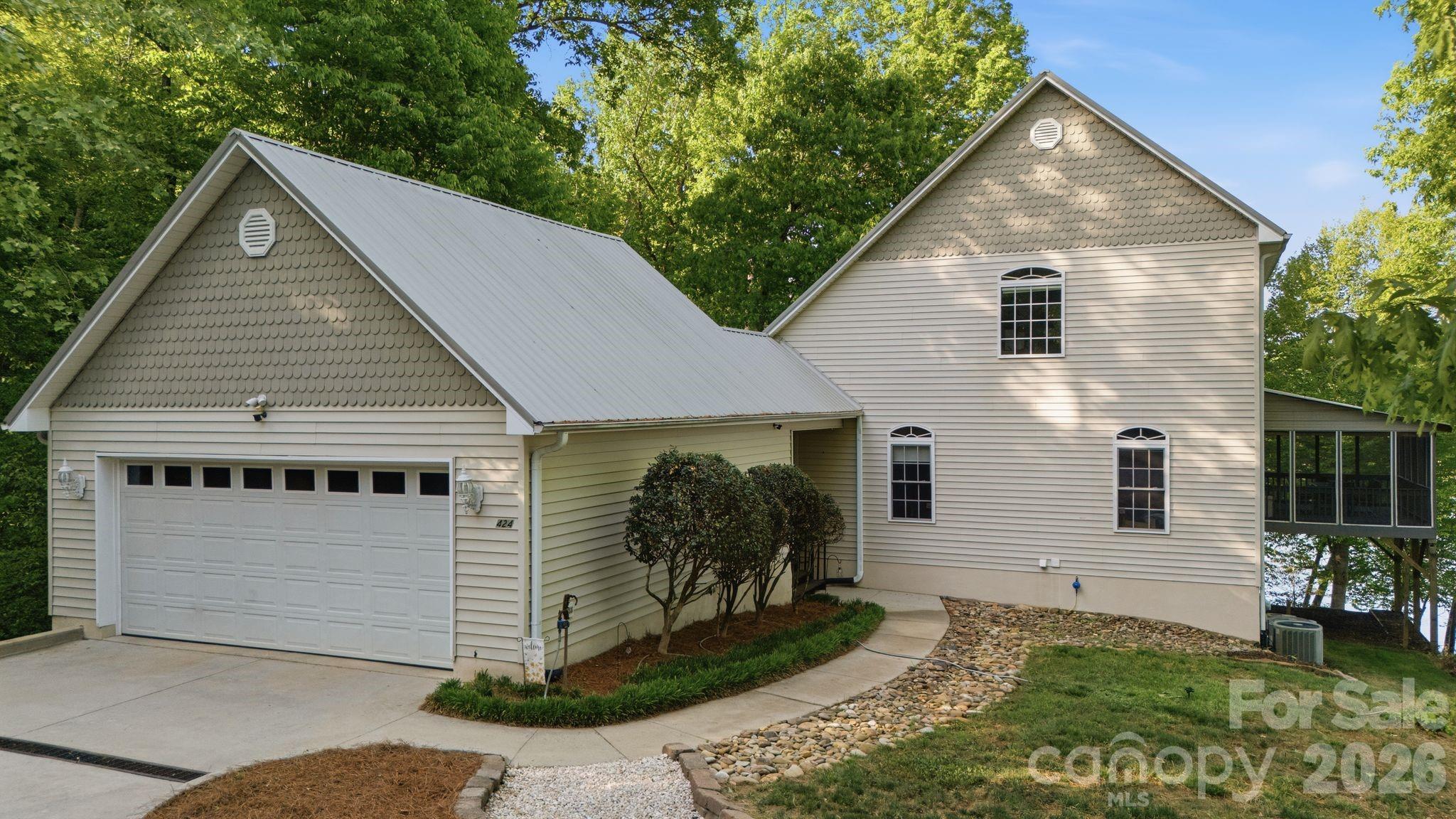 424 Mountain Harbor Drive Property Photo 1