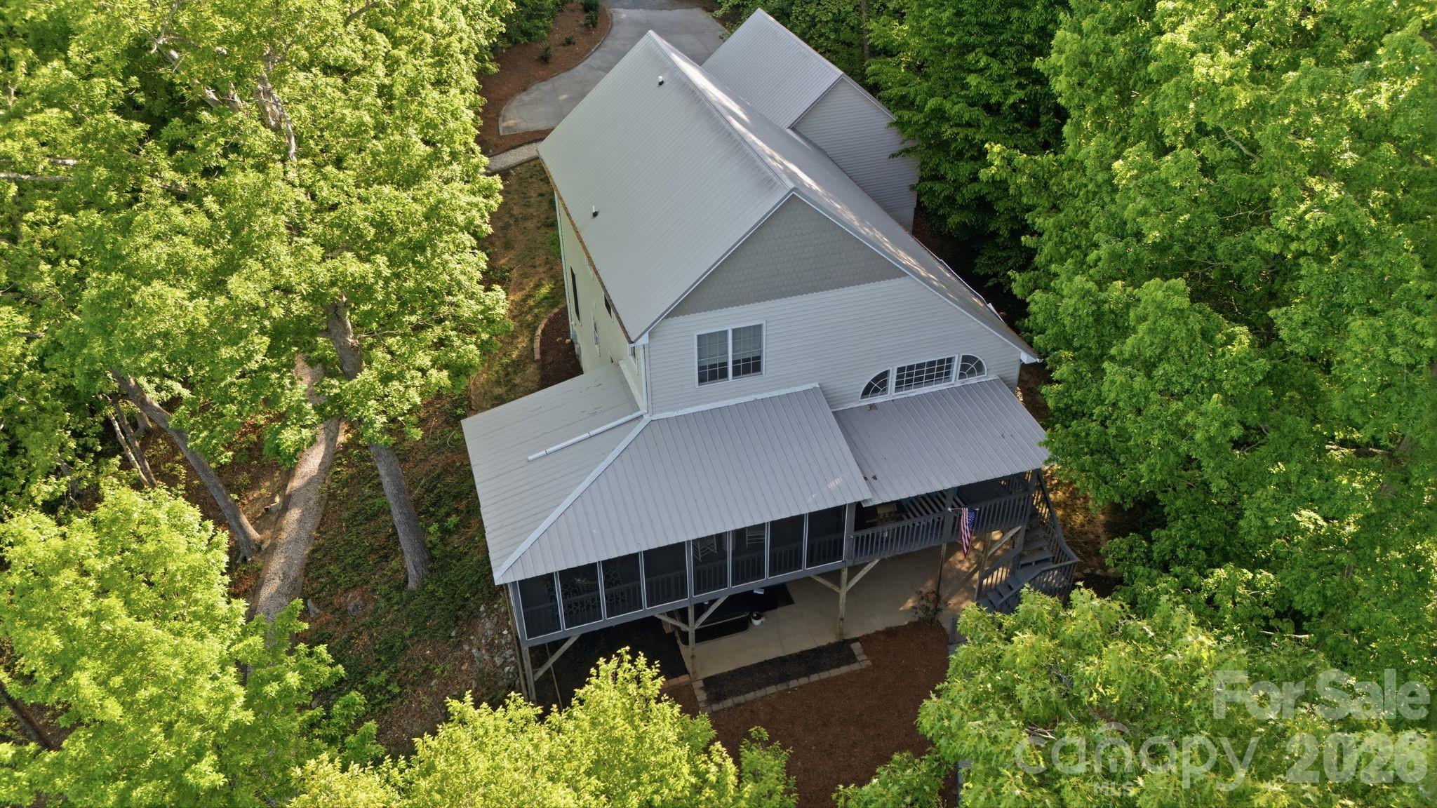 424 Mountain Harbor Drive Property Photo 4