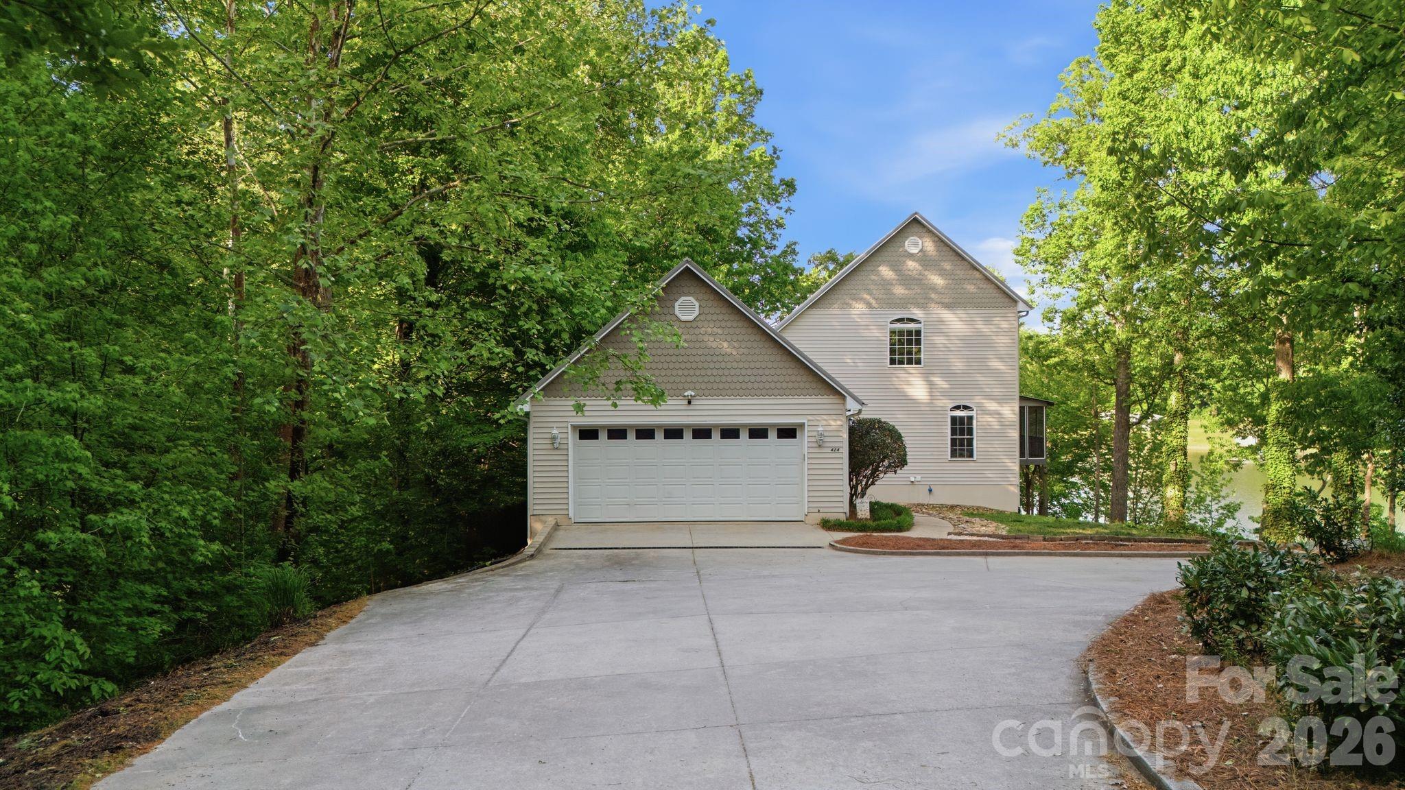 424 Mountain Harbor Drive Property Photo 6