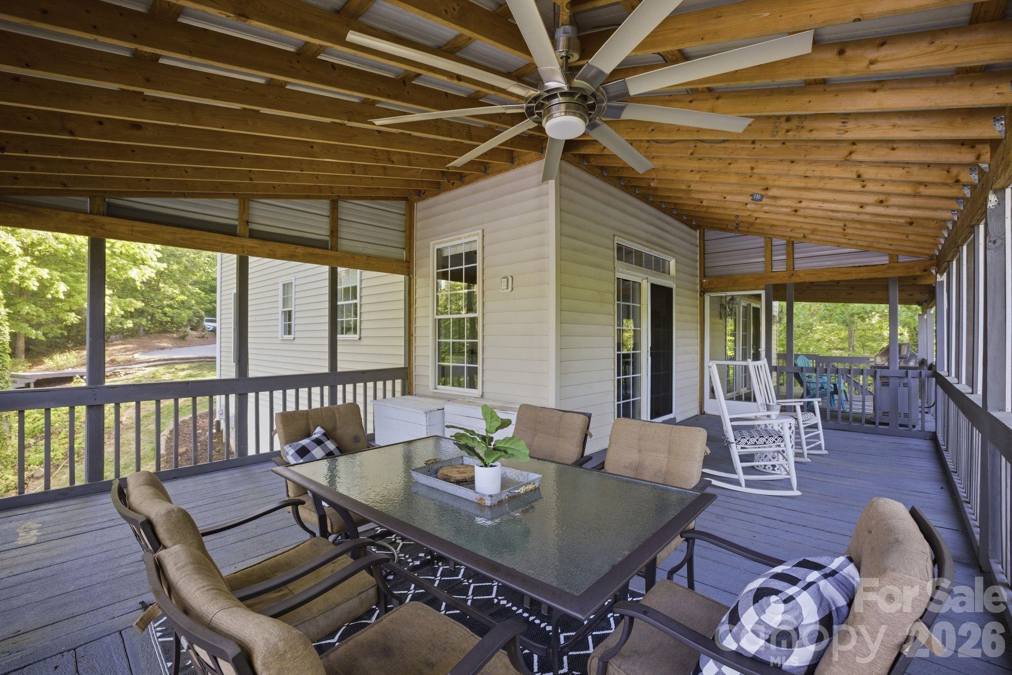 424 Mountain Harbor Drive Property Photo 13