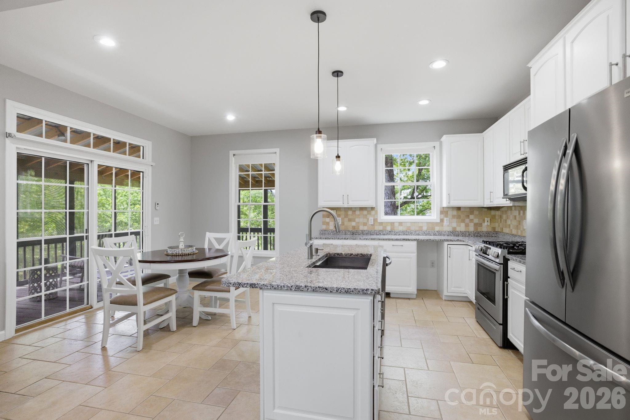424 Mountain Harbor Drive Property Photo 16