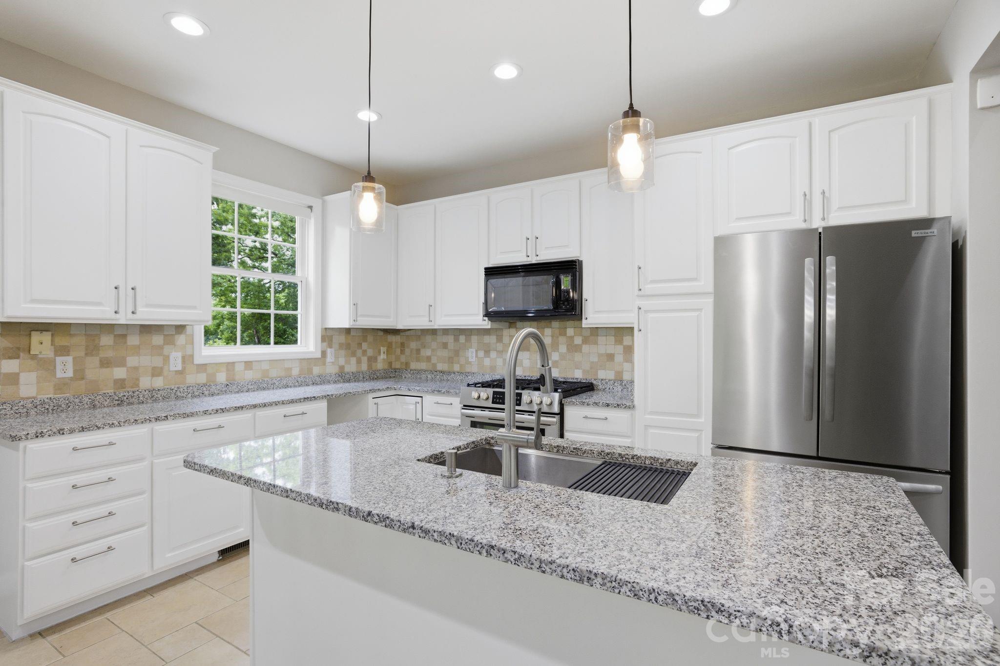 424 Mountain Harbor Drive Property Photo 22