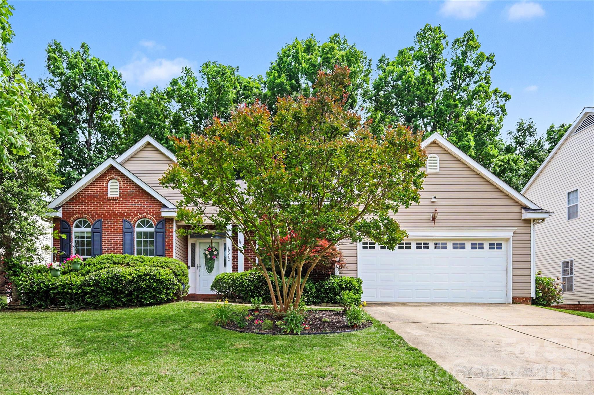 10312 Fairbourne Court Property Photo 1