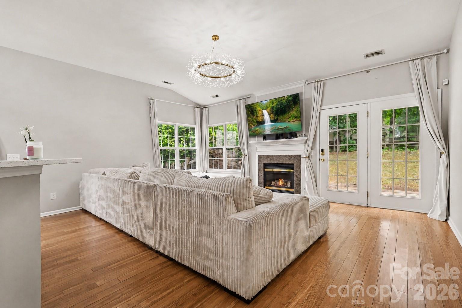 10312 Fairbourne Court Property Photo 4