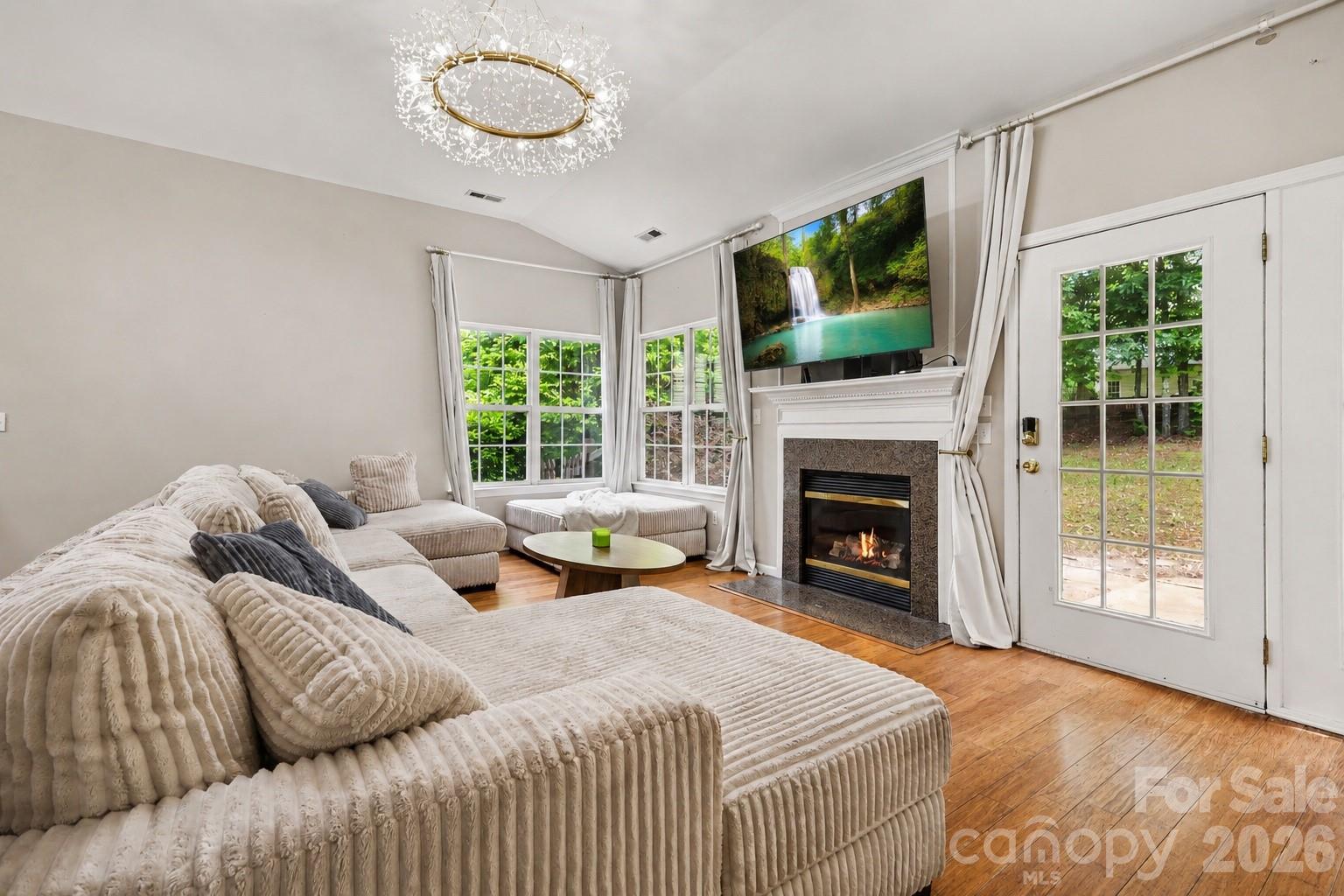 10312 Fairbourne Court Property Photo 5