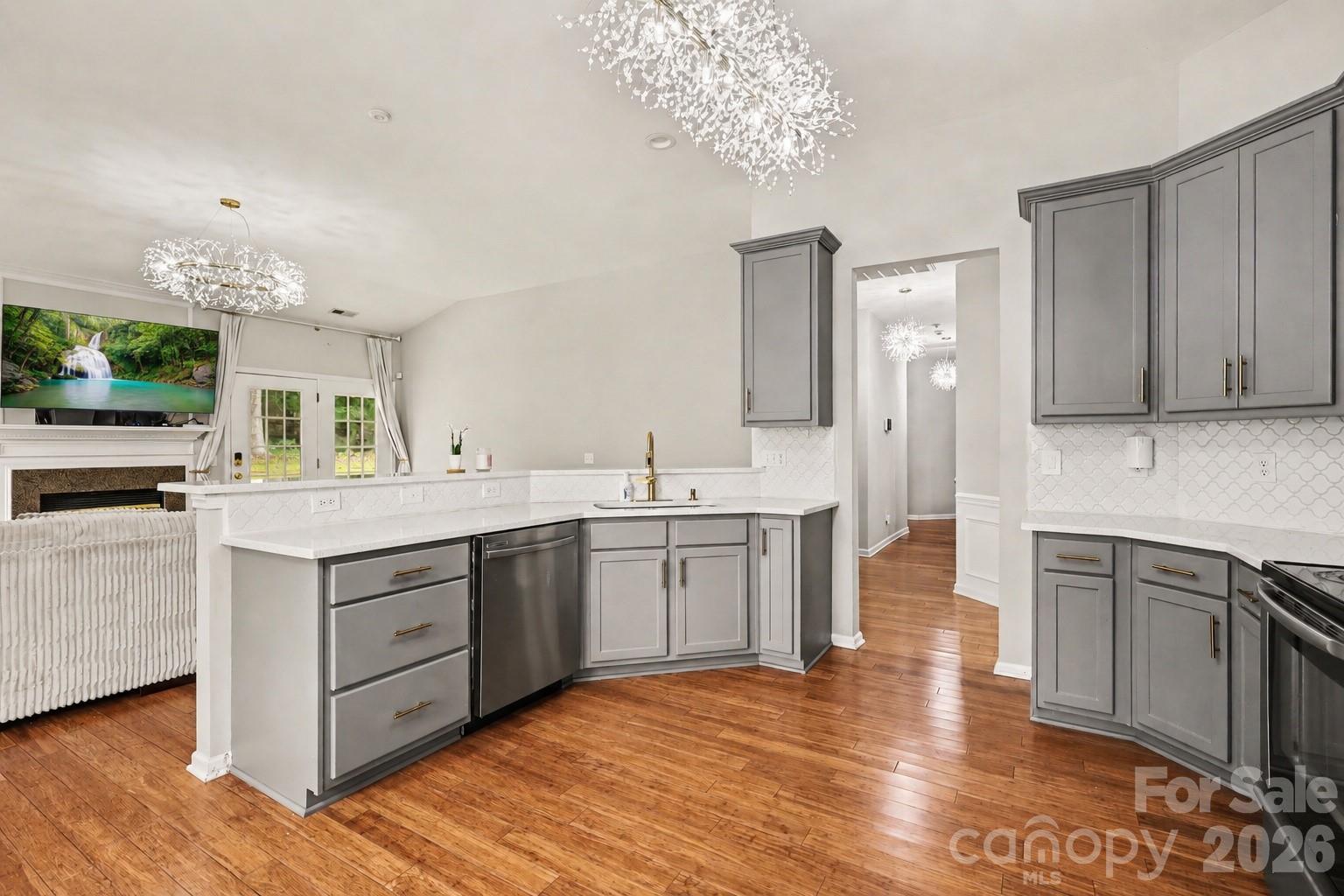 10312 Fairbourne Court Property Photo 7