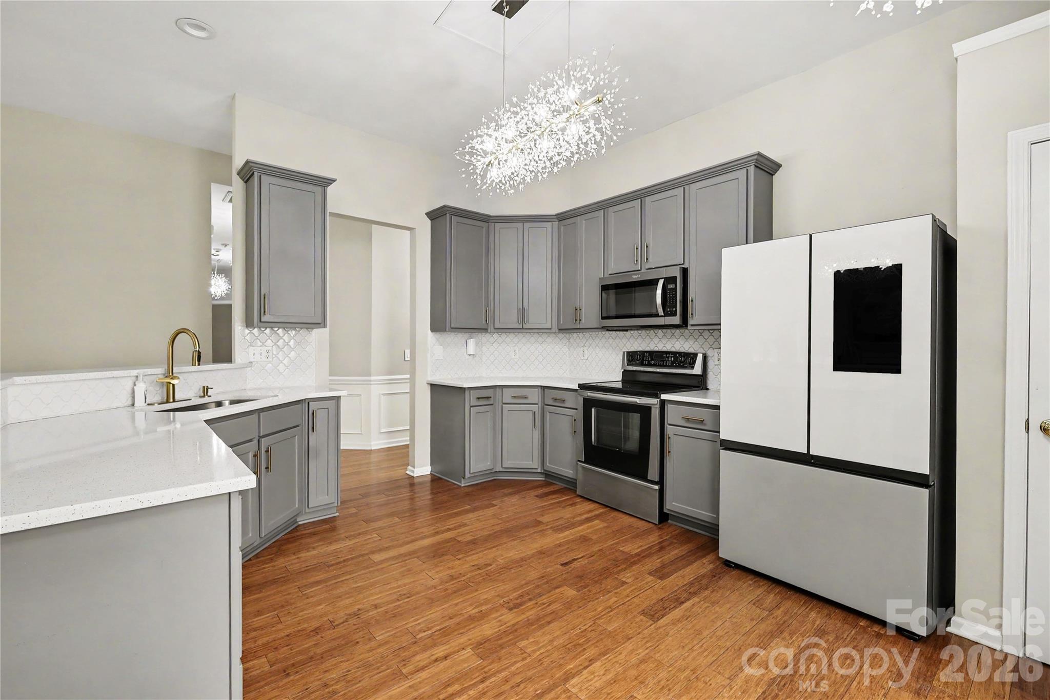 10312 Fairbourne Court Property Photo 8