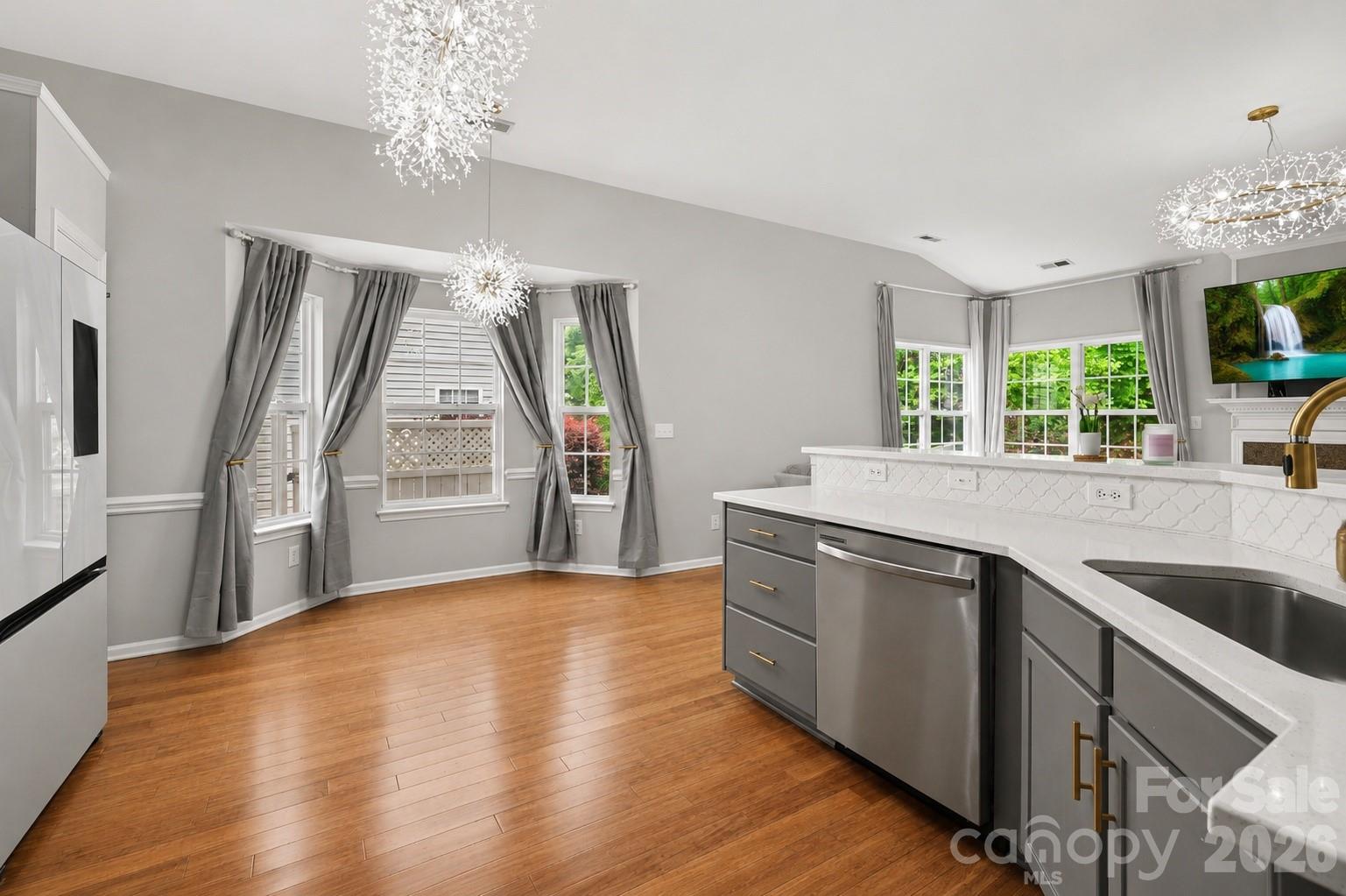 10312 Fairbourne Court Property Photo 9