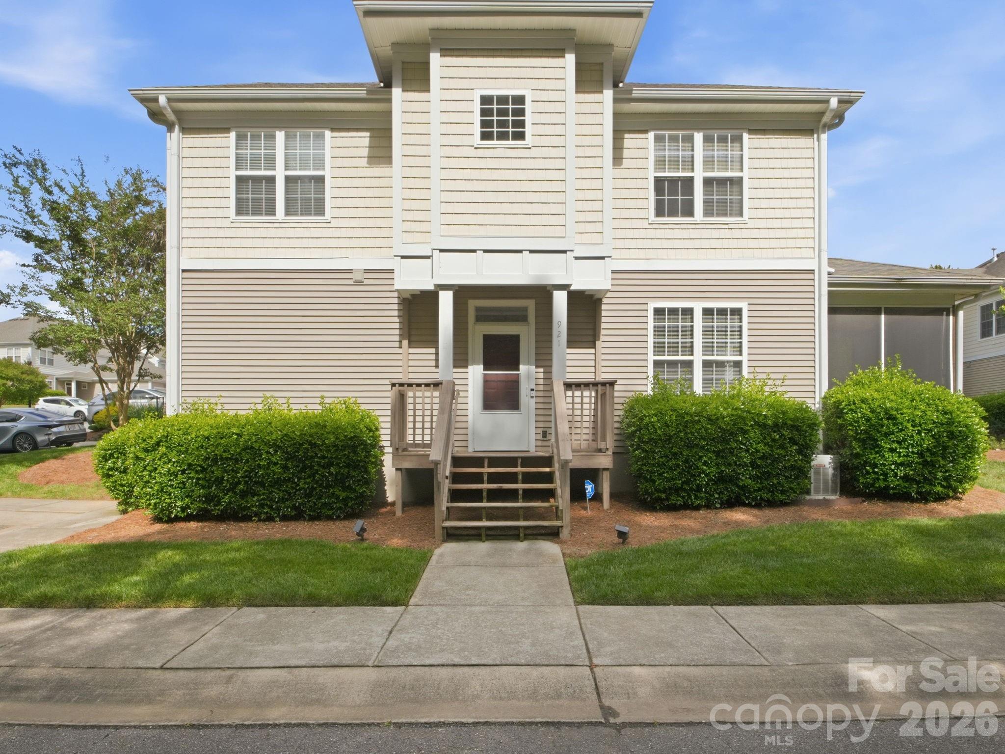 921 Ashworth Drive Property Photo 2
