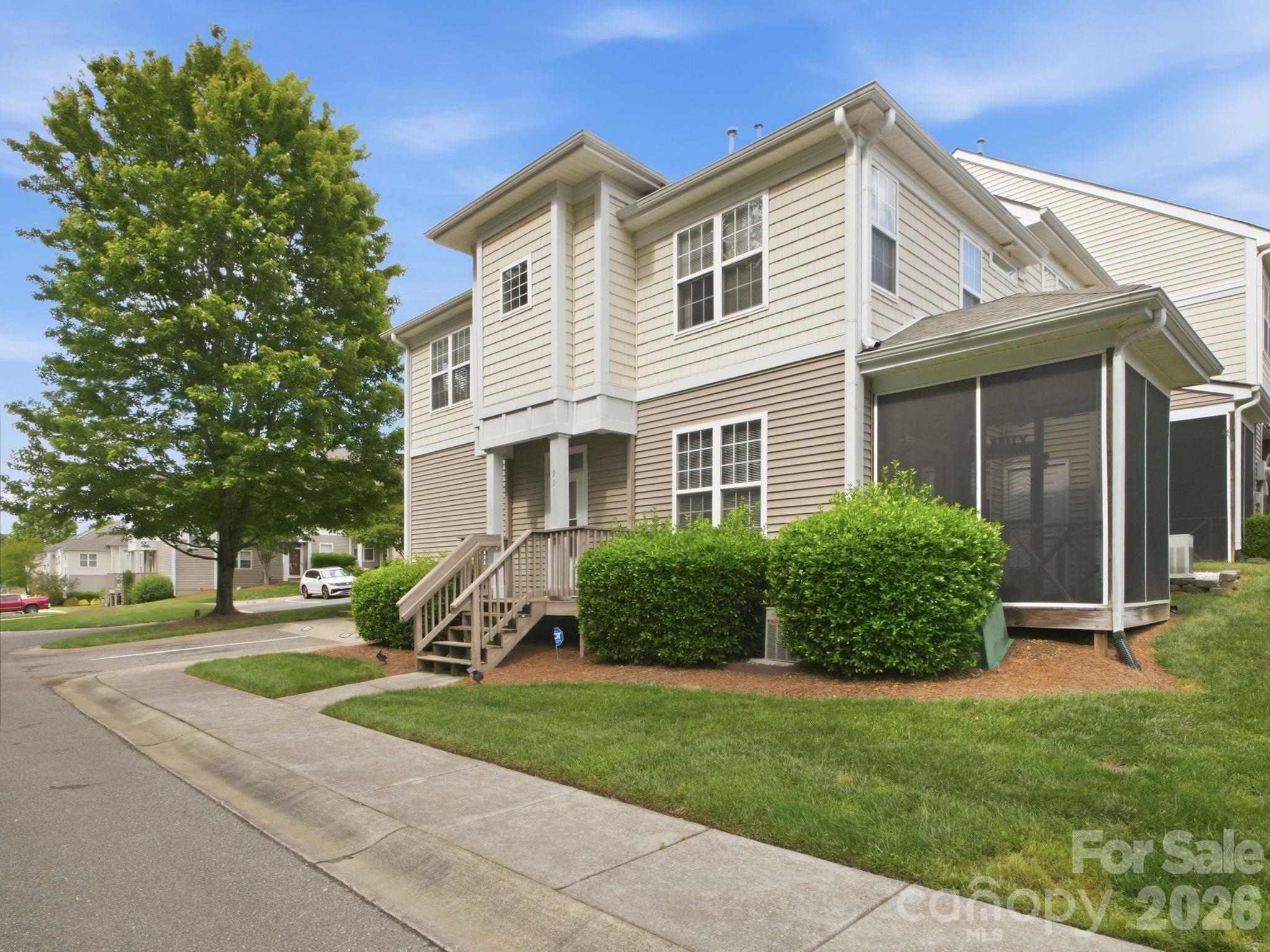 921 Ashworth Drive Property Photo 4