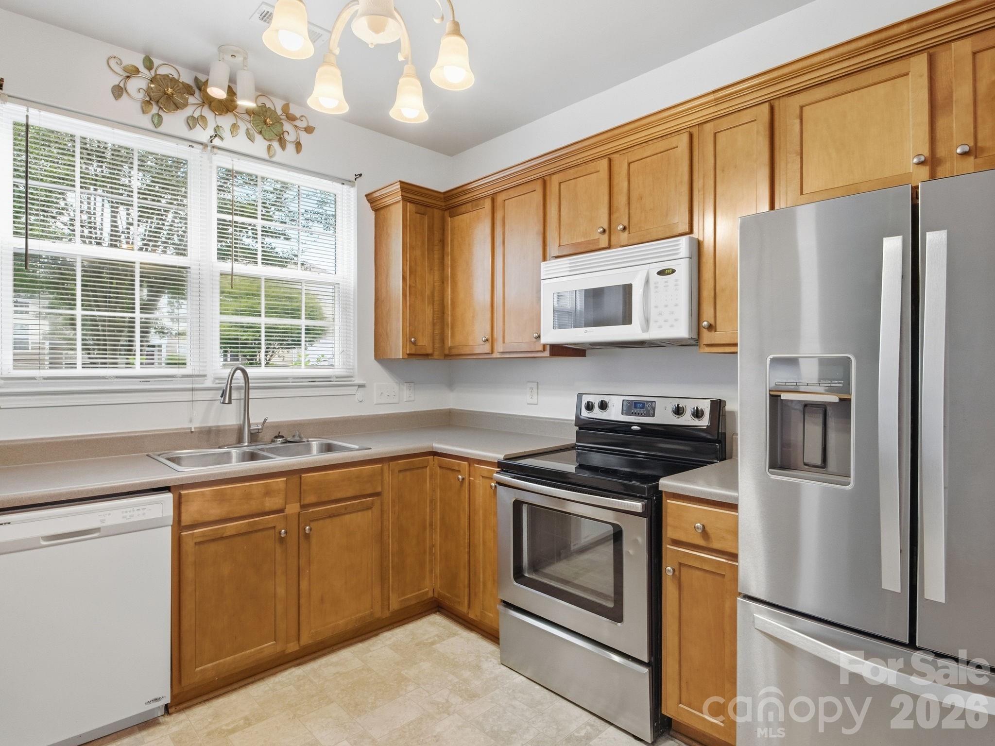 921 Ashworth Drive Property Photo 8
