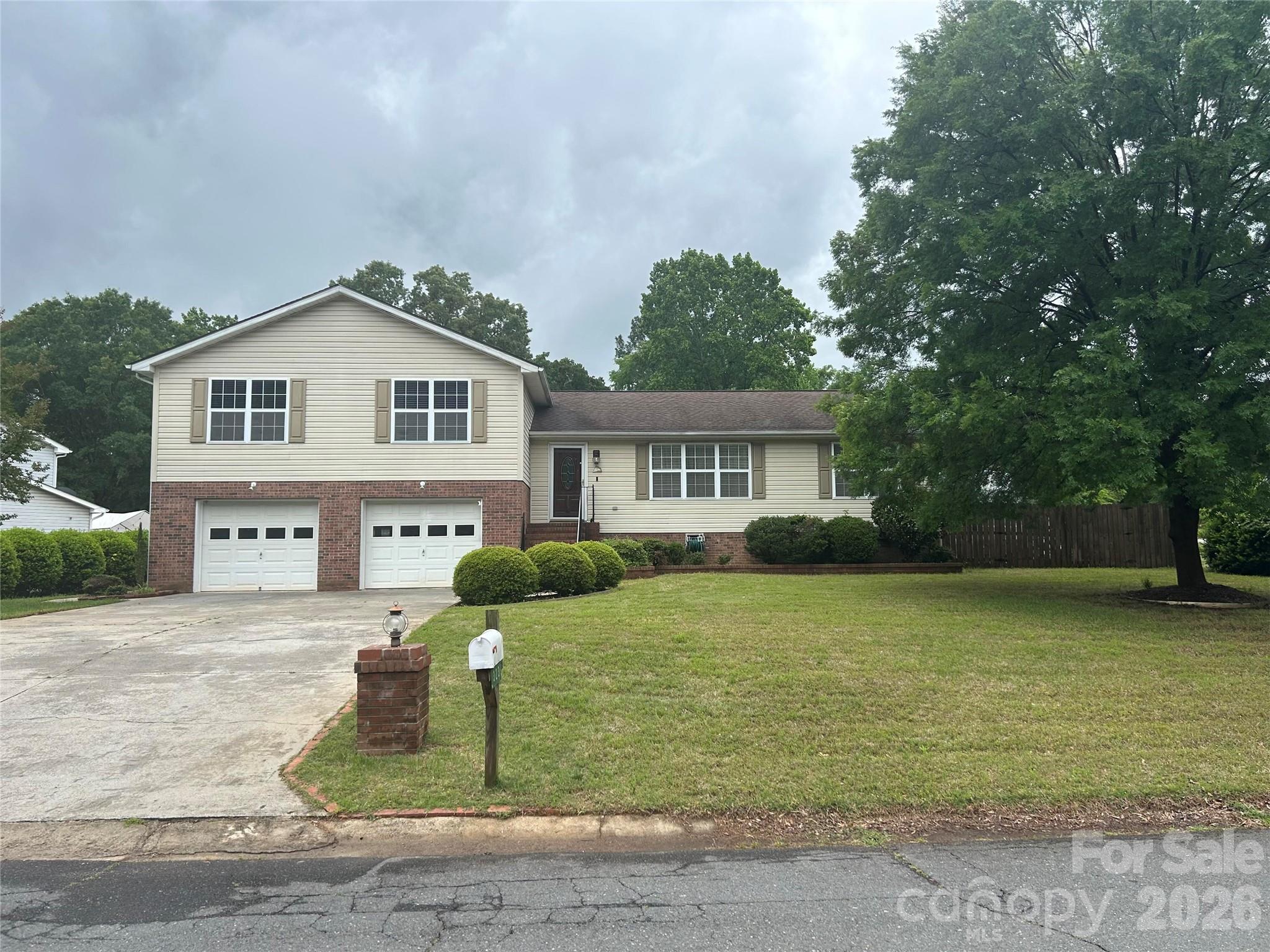 323 Swamp Fox Drive Property Photo 1