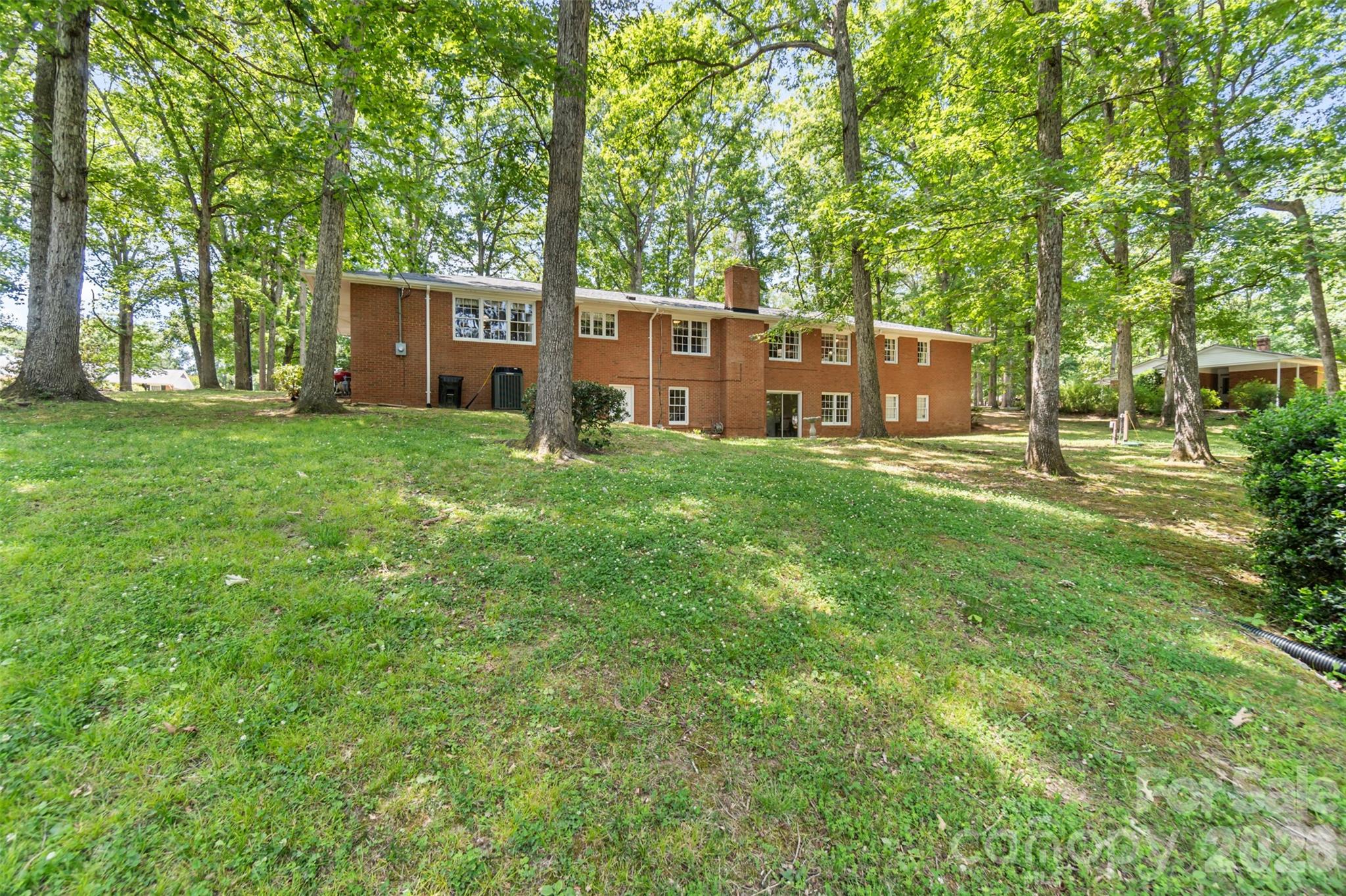 122 Forest Hills Drive 25 Property Photo 3