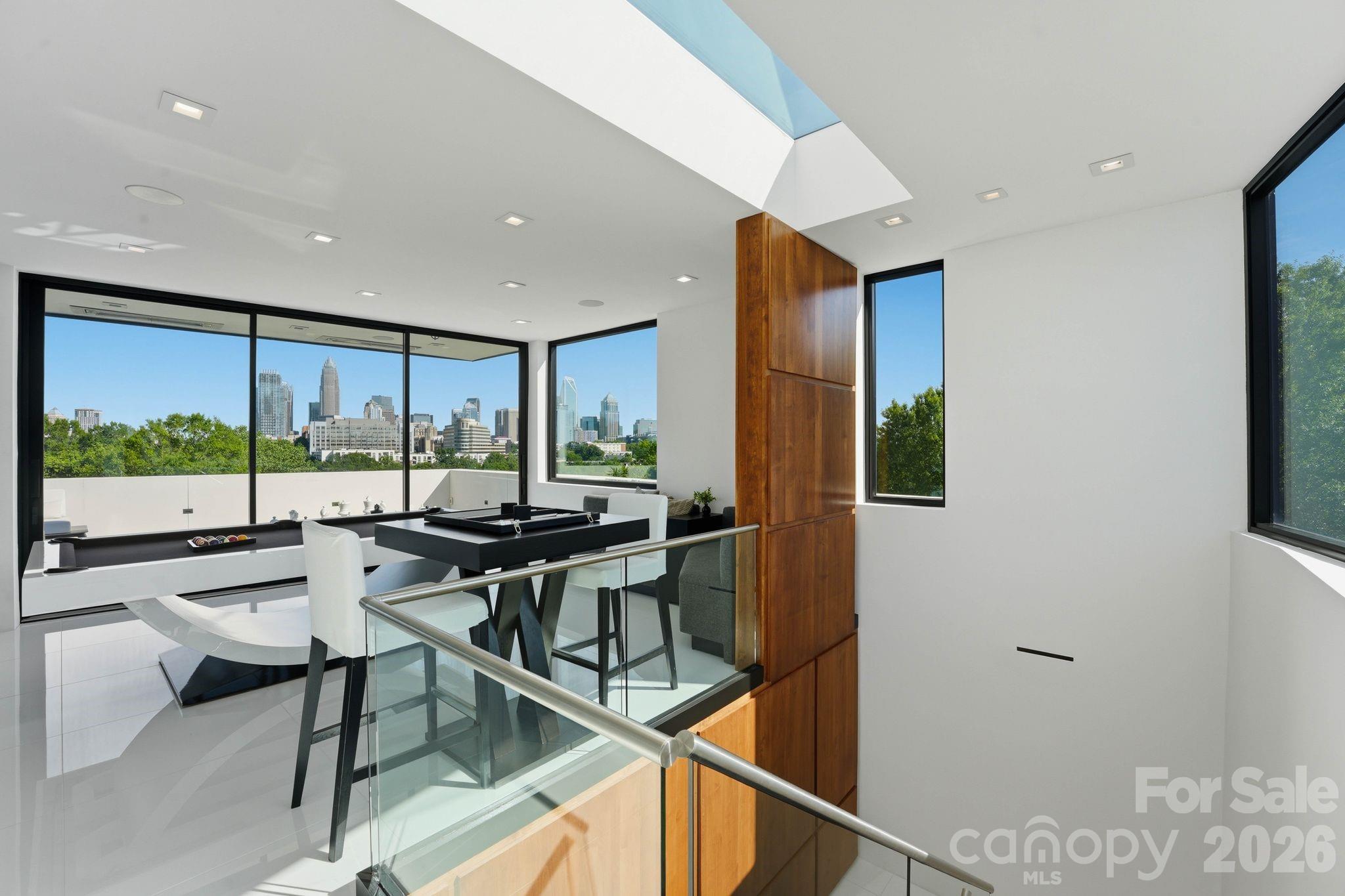 304 Frazier Avenue Property Photo 12