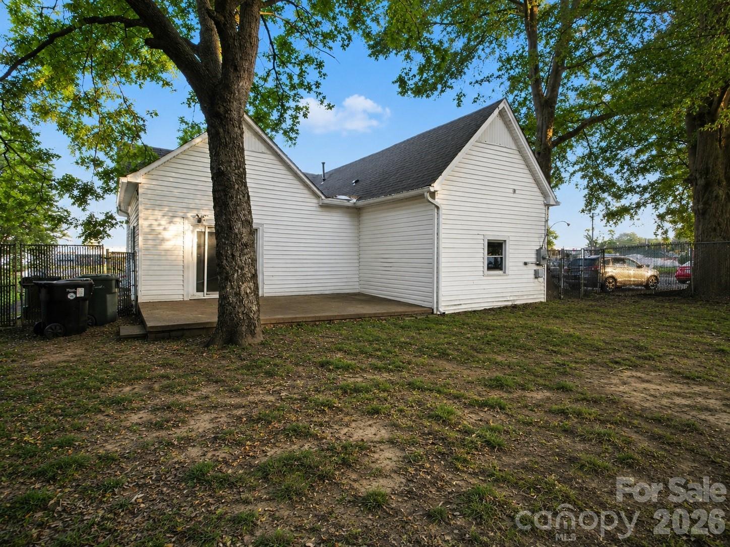 198 Buffalo Avenue Property Photo 6