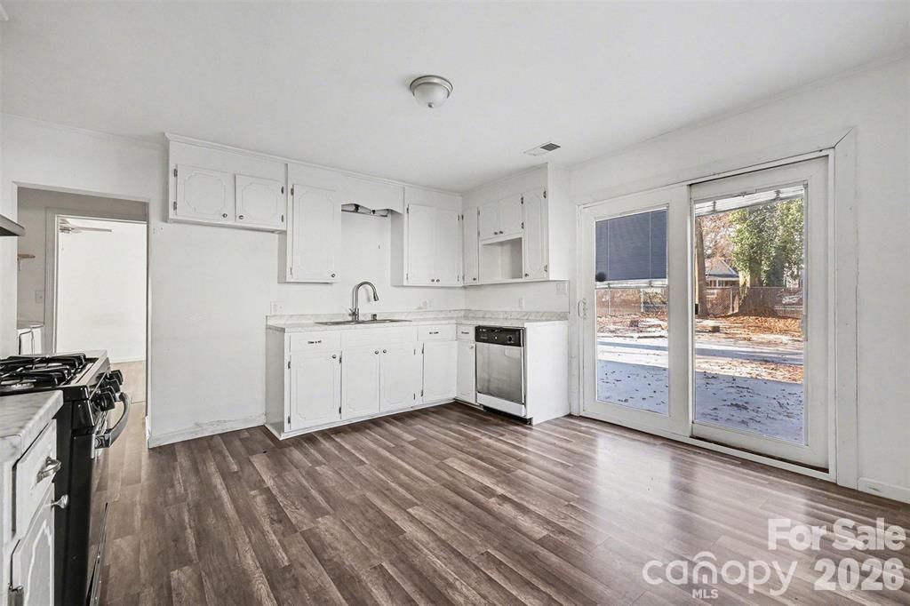 198 Buffalo Avenue Property Photo 11