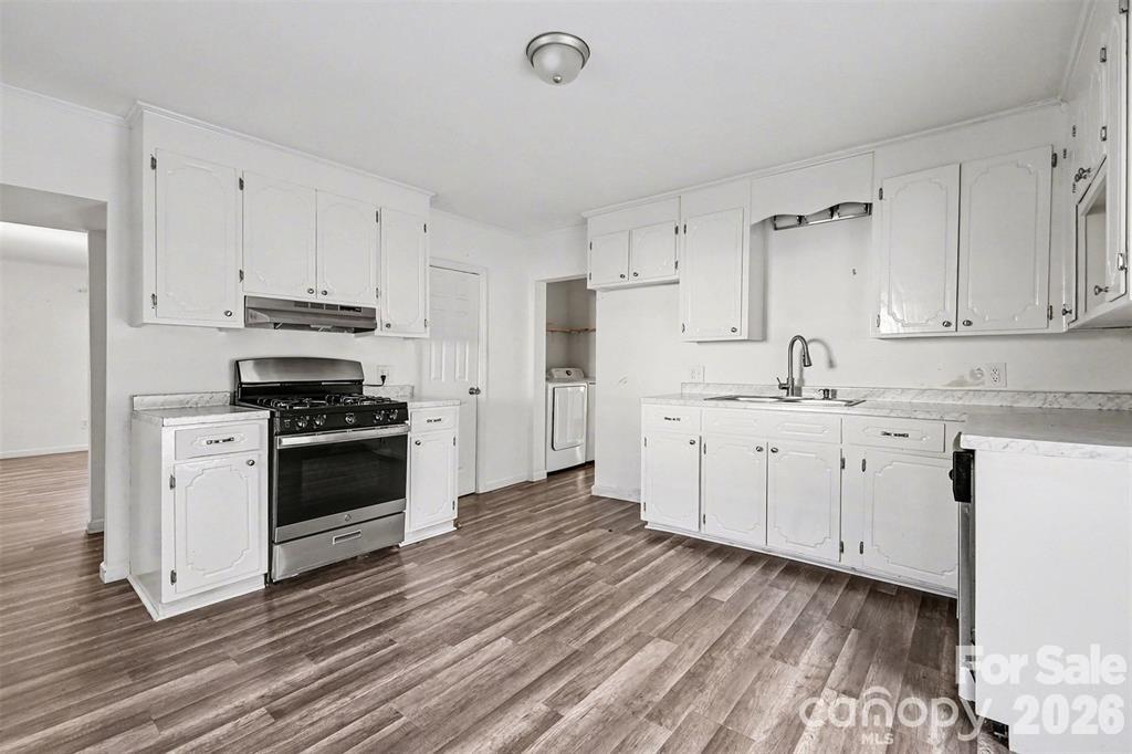 198 Buffalo Avenue Property Photo 12