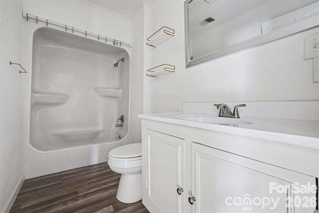 198 Buffalo Avenue Property Photo 17