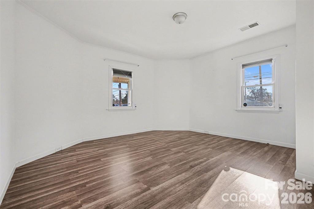 198 Buffalo Avenue Property Photo 19