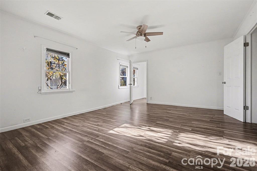 198 Buffalo Avenue Property Photo 21