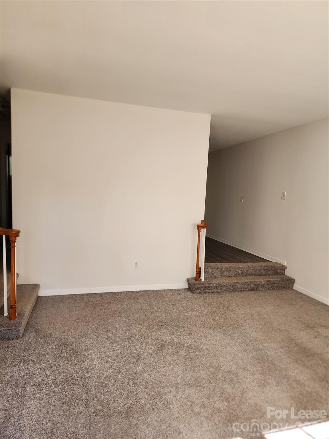 601 Camrose Drive Property Photo 3