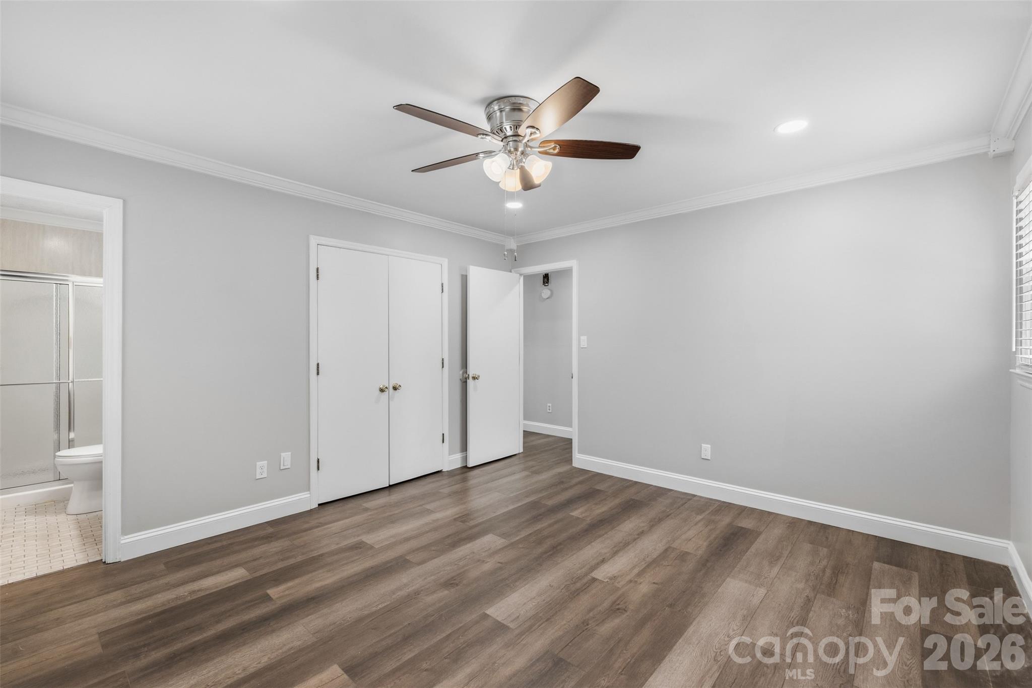1542 Fieldcrest Circle Property Photo 10