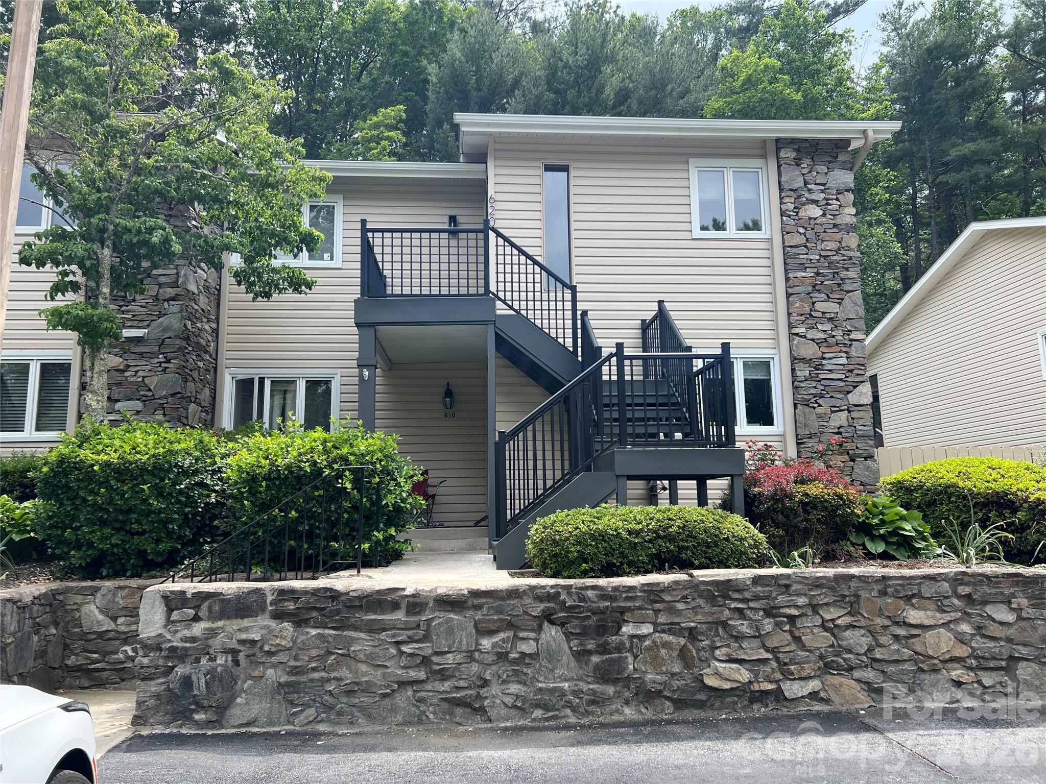 610 Britton Creek Drive Property Photo 1