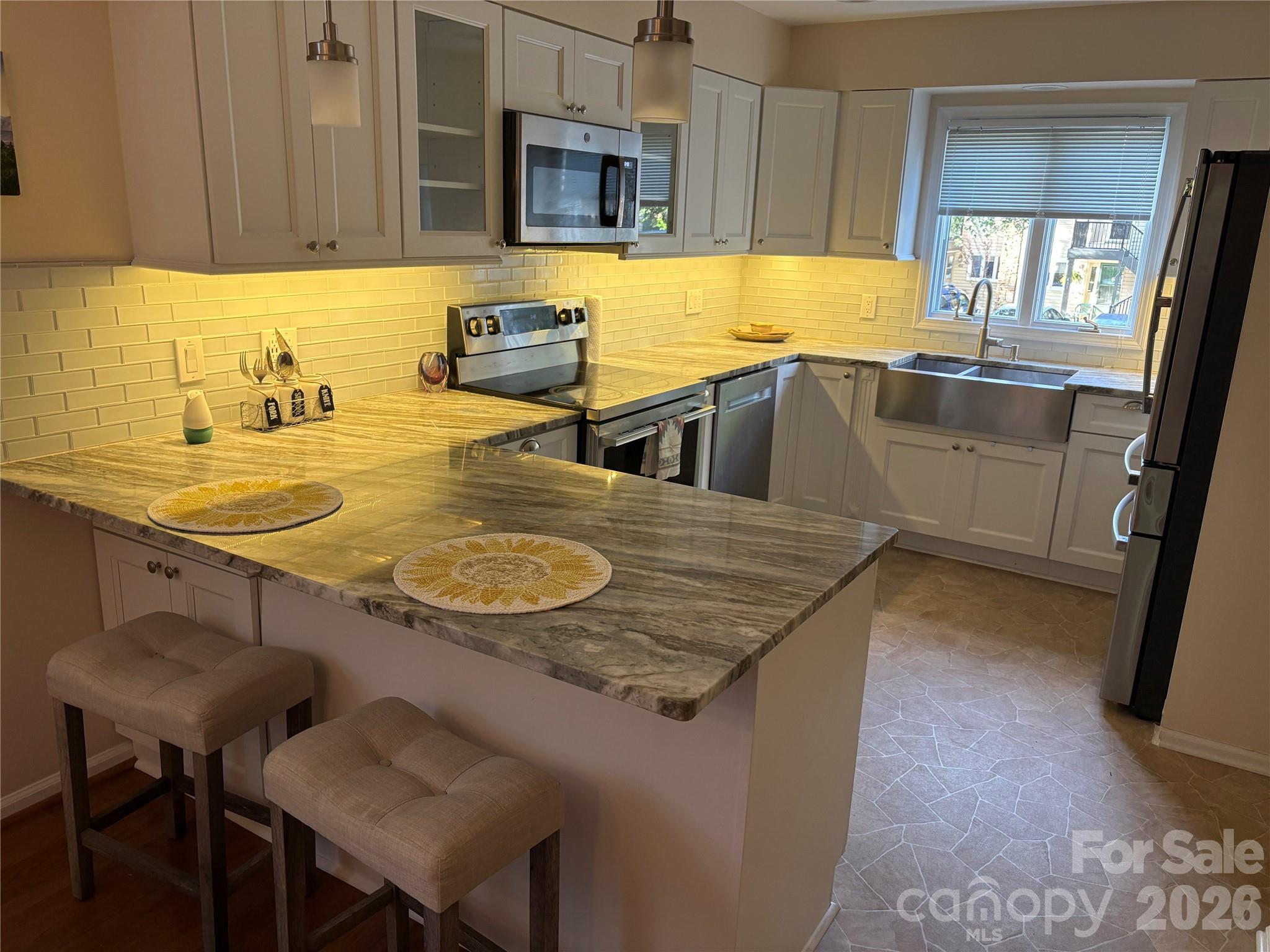 610 Britton Creek Drive Property Photo 2