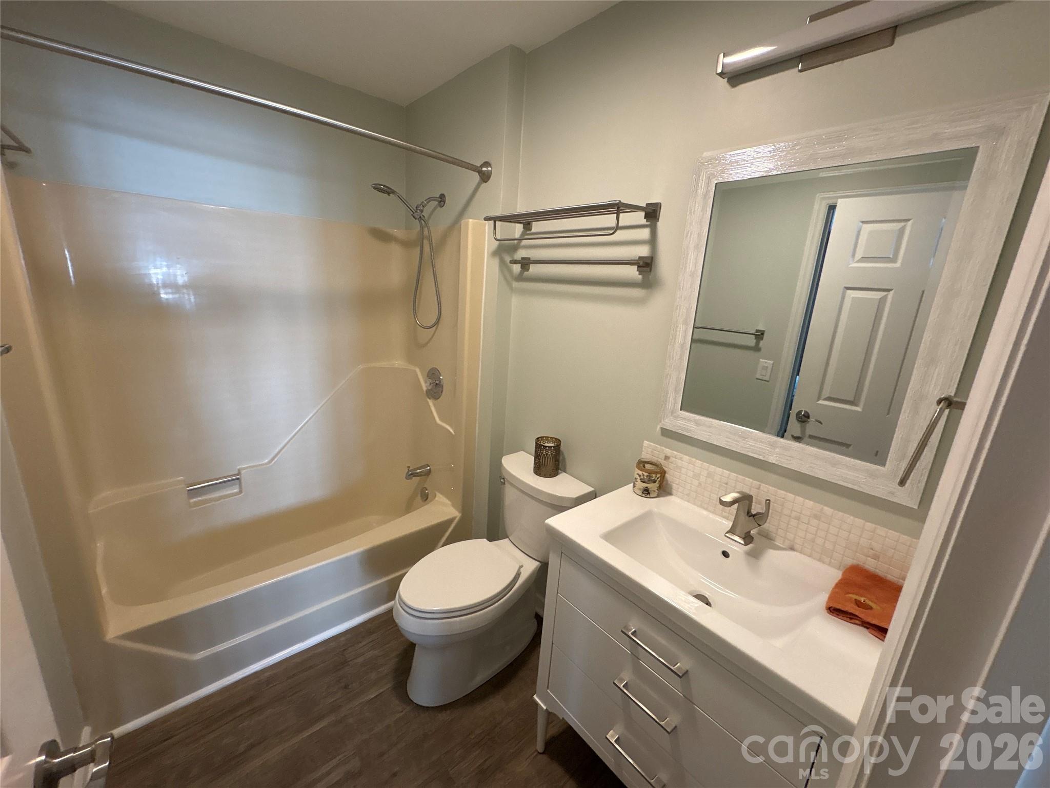 610 Britton Creek Drive Property Photo 14